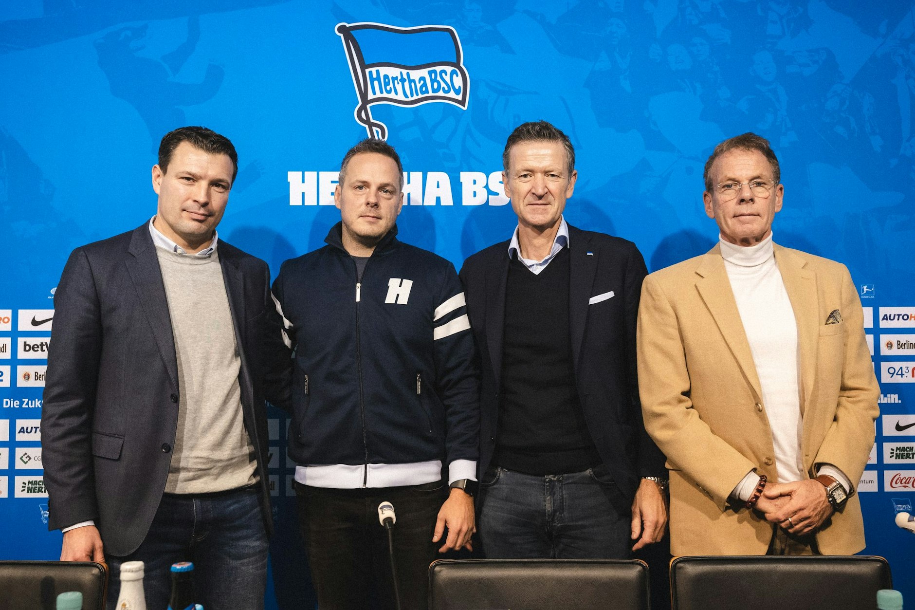 Hertha BSC, bloß nicht zoffen: Sportdirektor Benjamin Weber, Präsident Kay Bernstein, Geschäftsführer Tom Herrich, Aufsichtsrat-Boss Klaus Brüggemann. (v.l.).