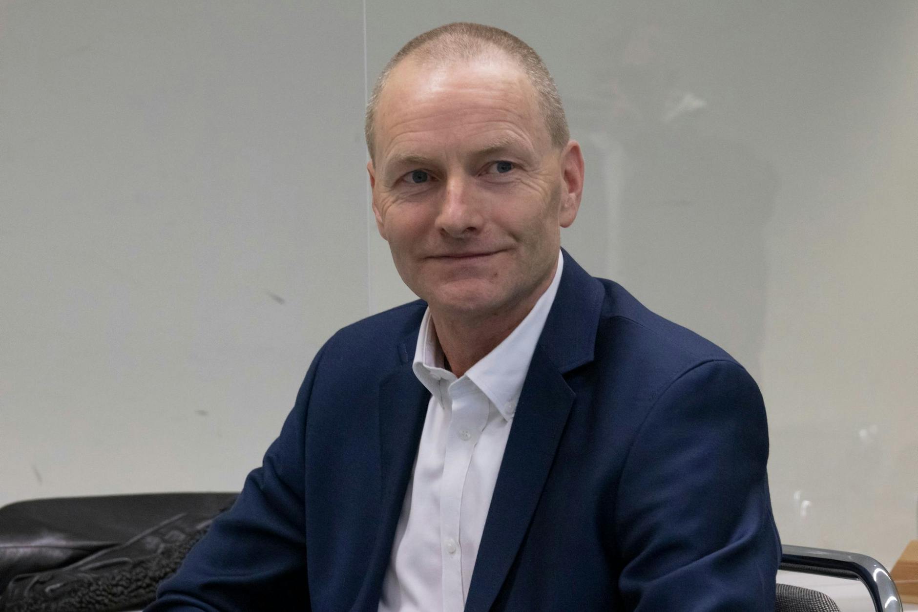 Dem AfD-Politiker wird vorgeworfen zwei Frauen rassistisch beleidigt und attackiert zu haben.