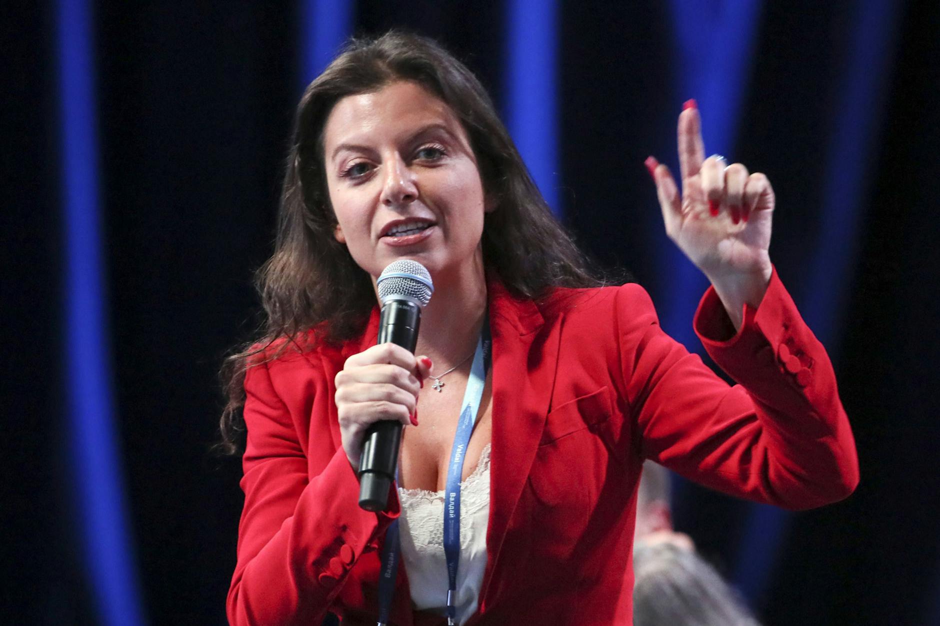 Russia-Today-Chefredakteurin Margarita Simonjan spricht während einer Veranstaltung.