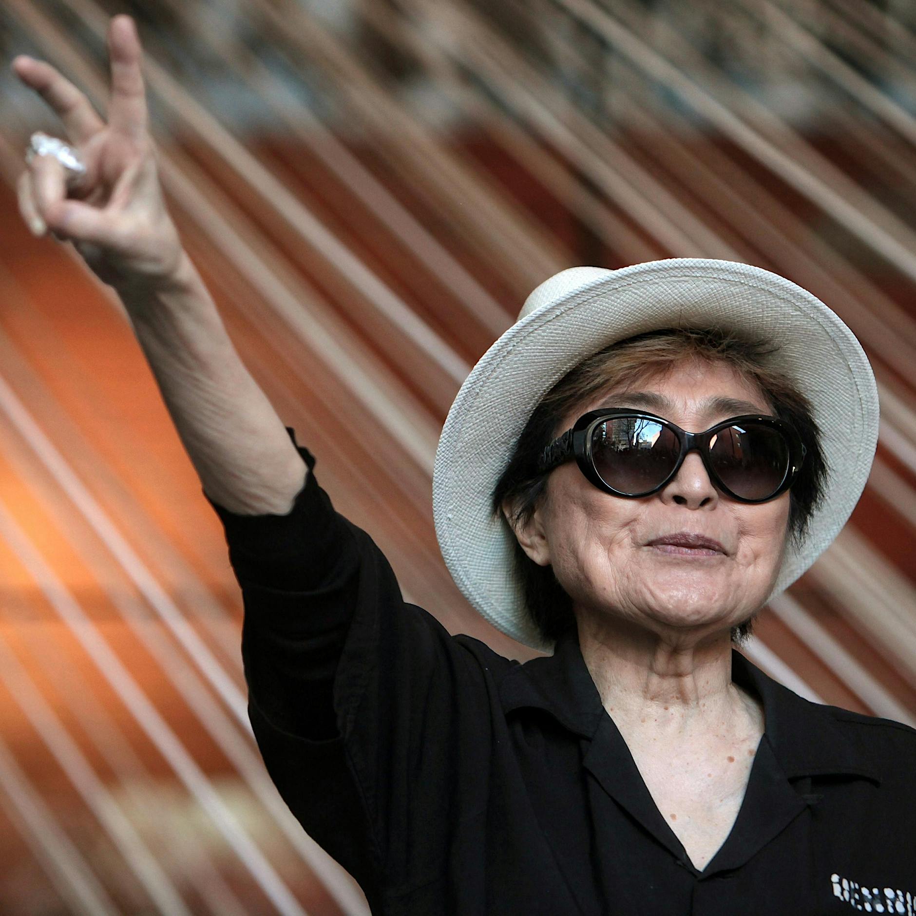 Yoko Ono zum 90. Geburtstag: Ein Leben für den Augenblick