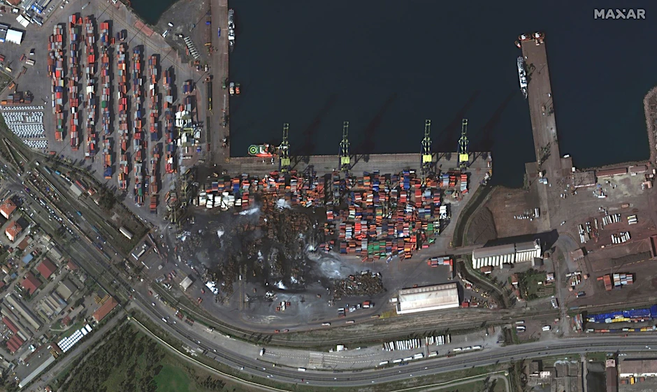 Dieses Satellitenbild zeigt beschädigte Container und Hafenanlagen im türkischen Iskenderun.&nbsp;