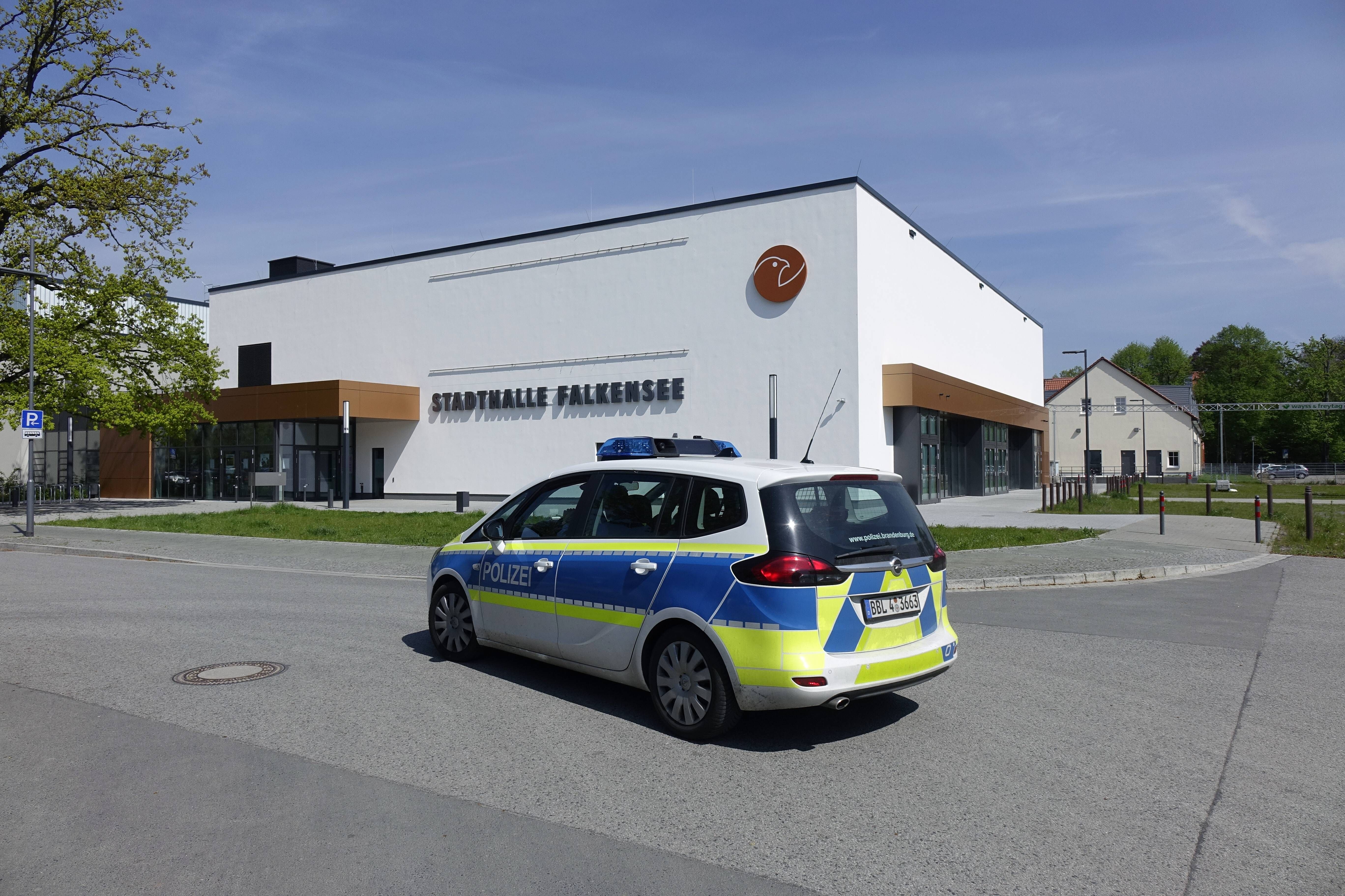 Image - Auftritt DIESES QAnon-Verschwörers in Falkensee bei Berlin löst entschiedene Gegenwehr aus