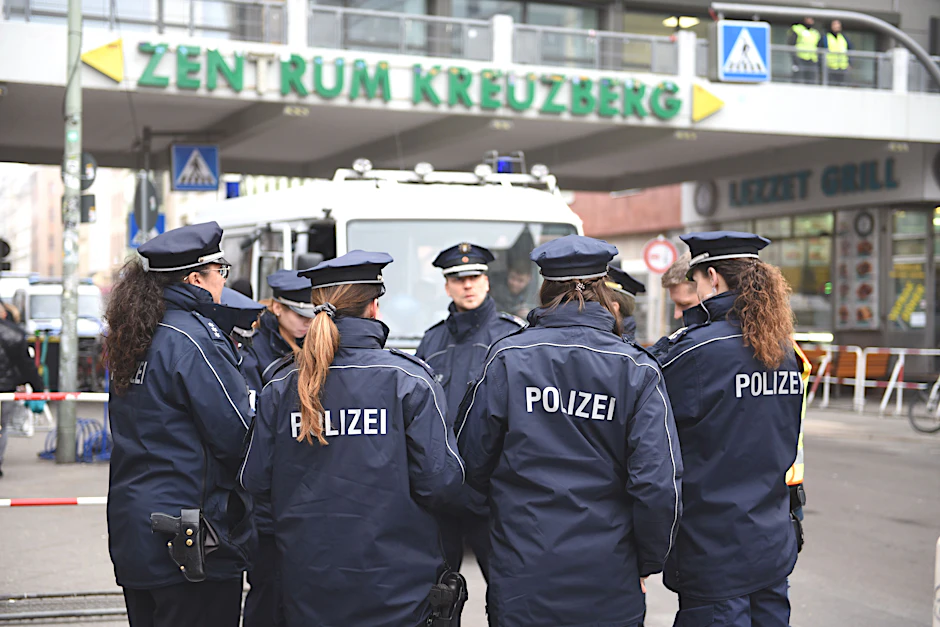 Nach sechsmonatiger Bauzeit eröffnete am Mittwoch die neue Nebenwache am Kottbusser Tor.