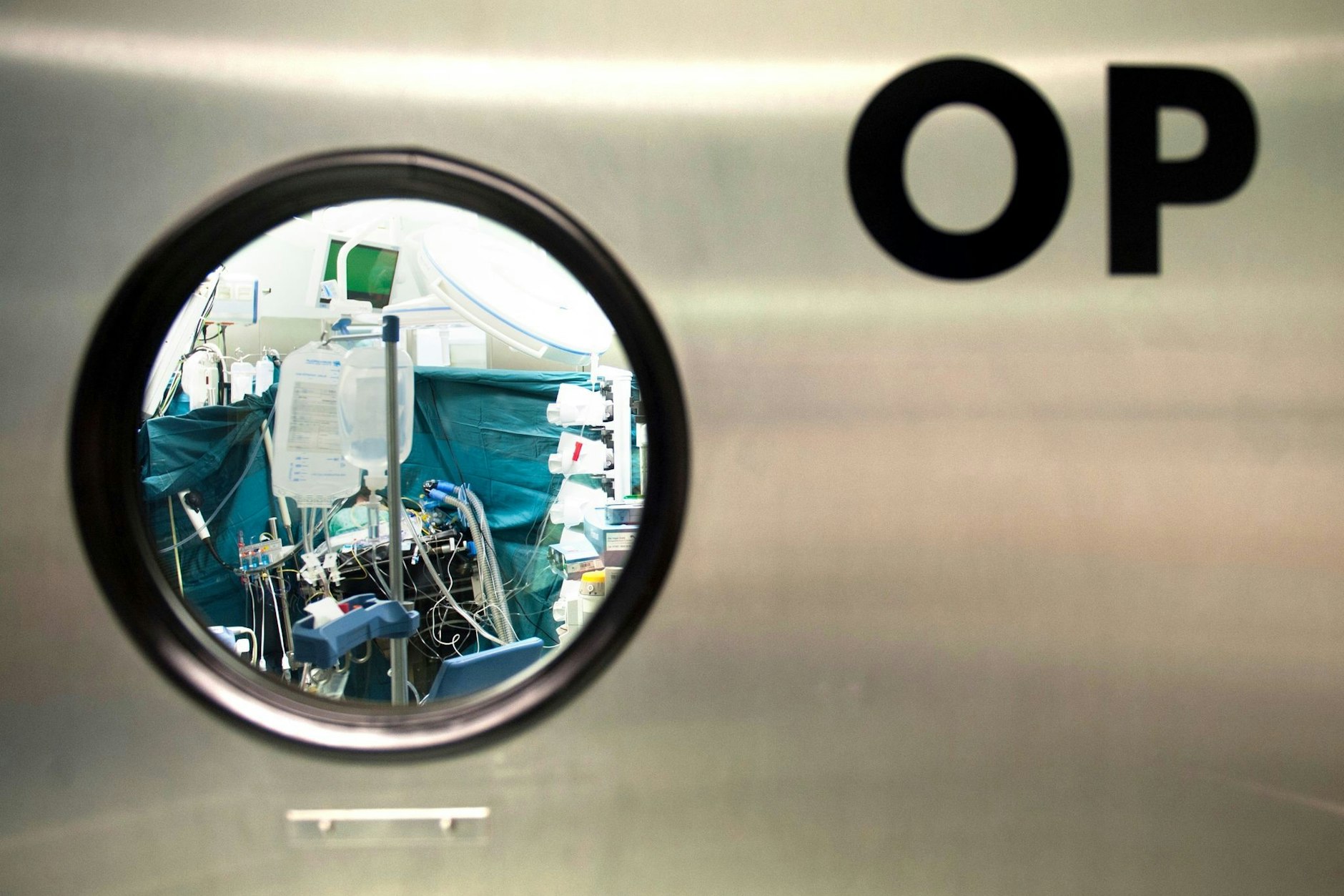 Täglich mehr als 300-mal kommt es in Deutschland zu Behandlungsfehlern in Arztpraxen oder OPs.