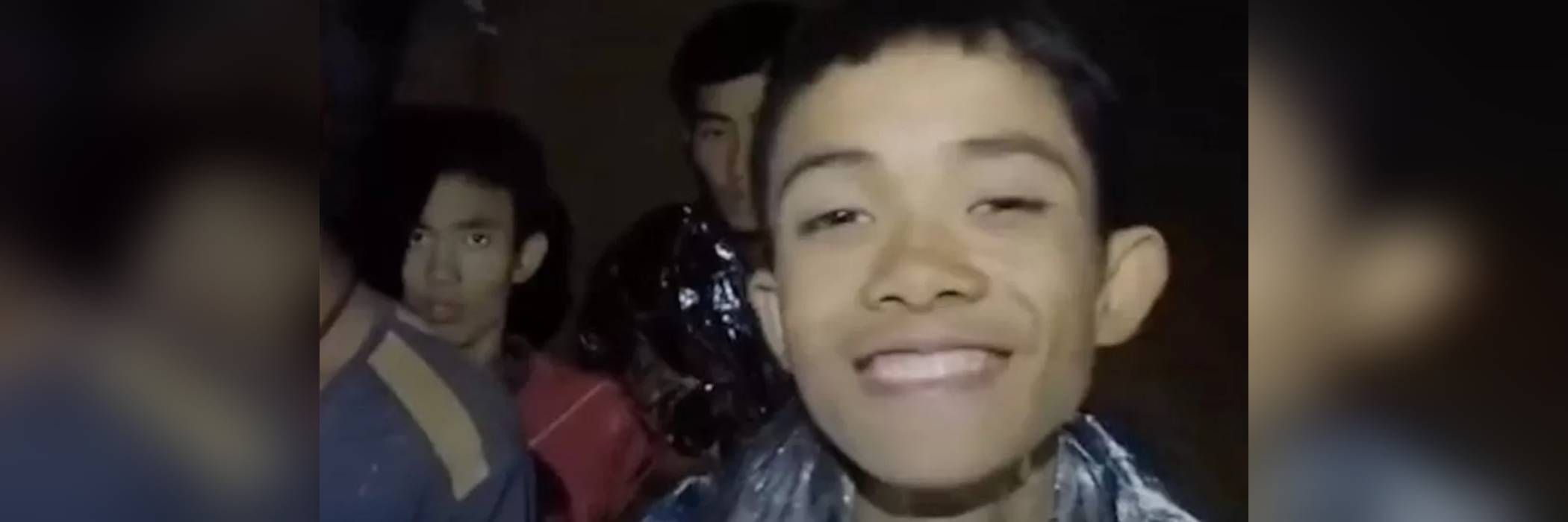 Image - Dom Promthep (17) wurde in Thailand aus der überschwemmten Tham Luang-Höhle gerettet – nun ist er tot!