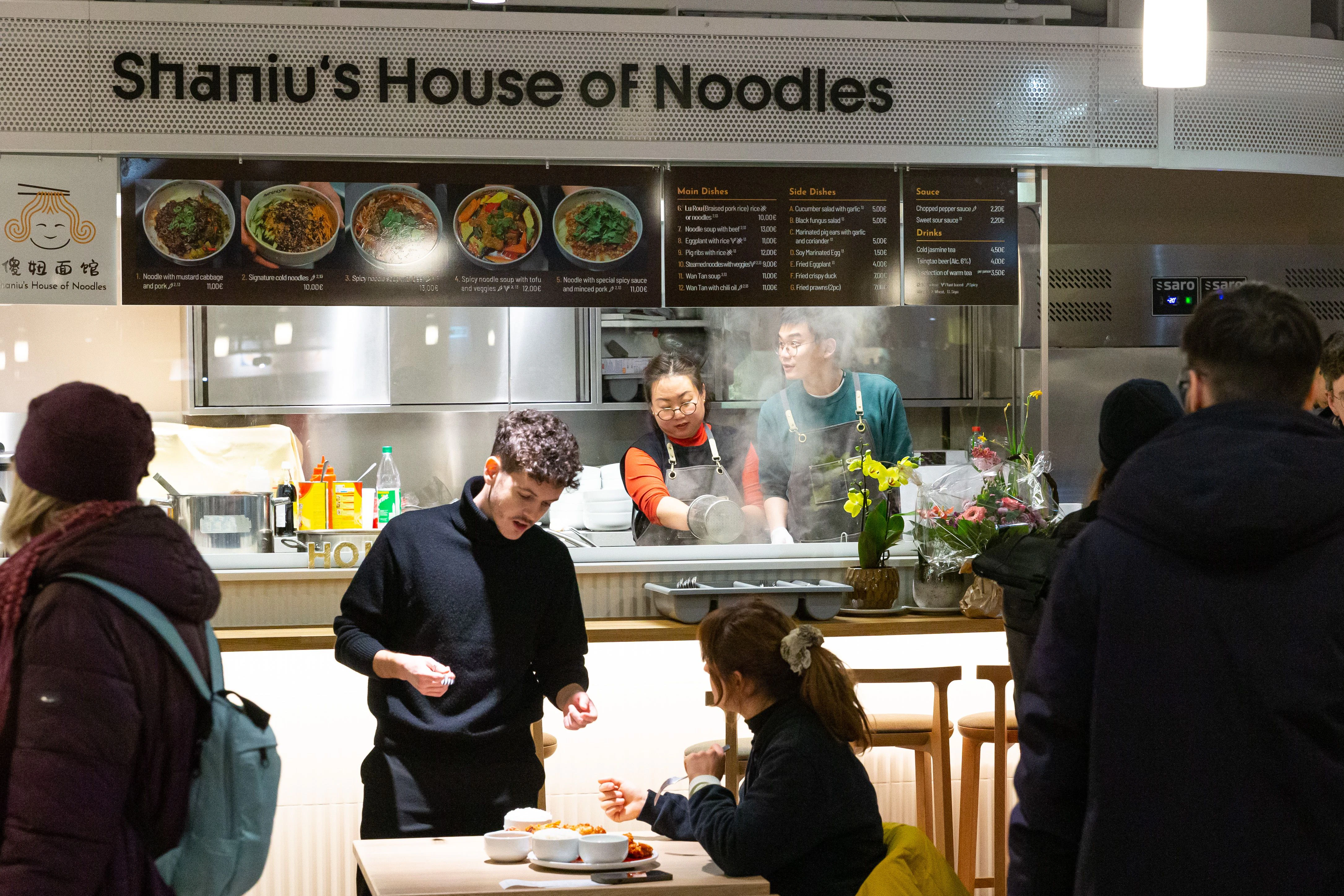 Auch die Berliner Foodszene ist gut vertreten, unter anderem durch Shaniu’s House of Noodles.