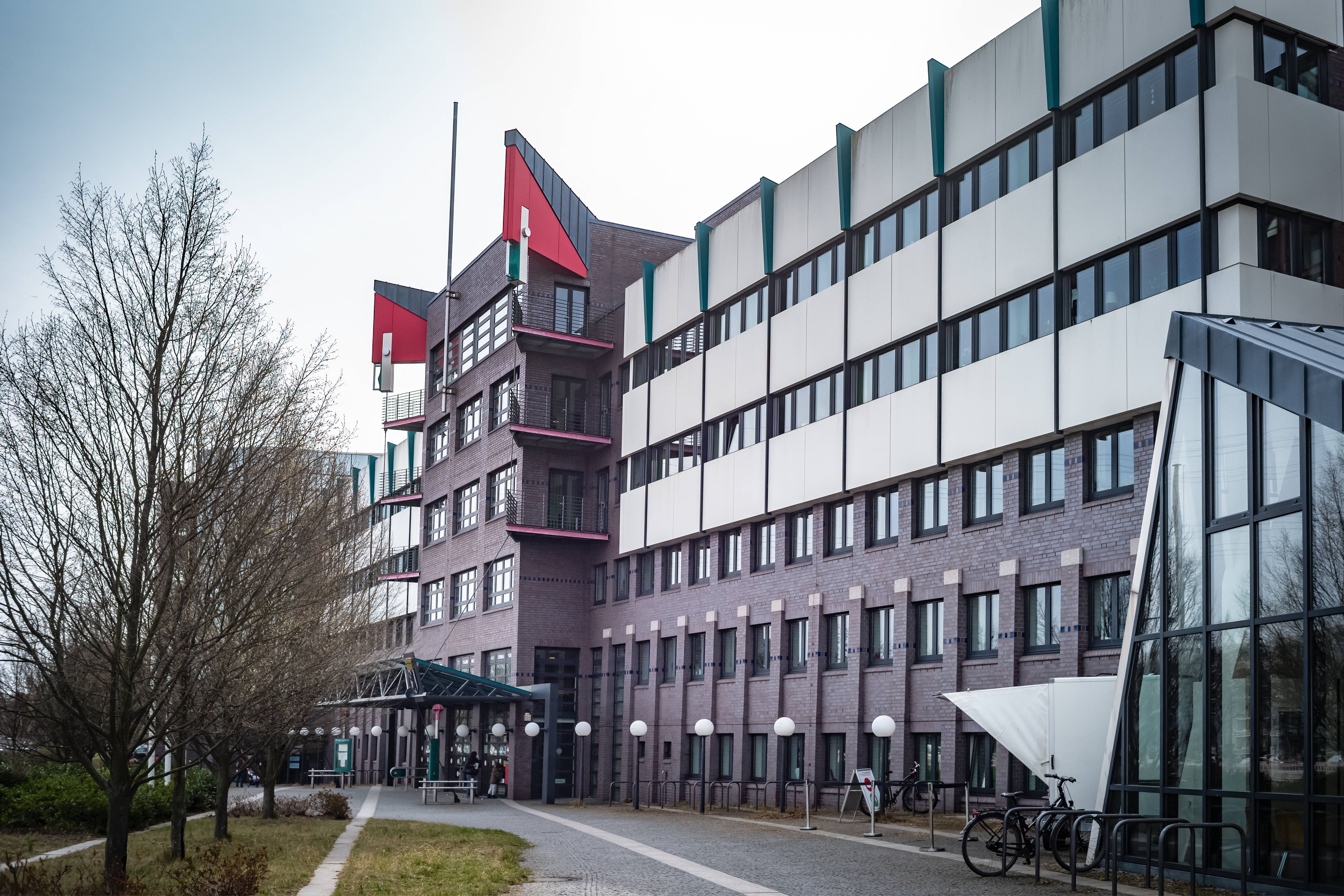 Nach Berlin-Wahl: Bürgermeister und Stadträte trotz Abwahl weiter im Amt! DIESE Lösung soll jetzt Verhältnisse wie in der DDR verhindern