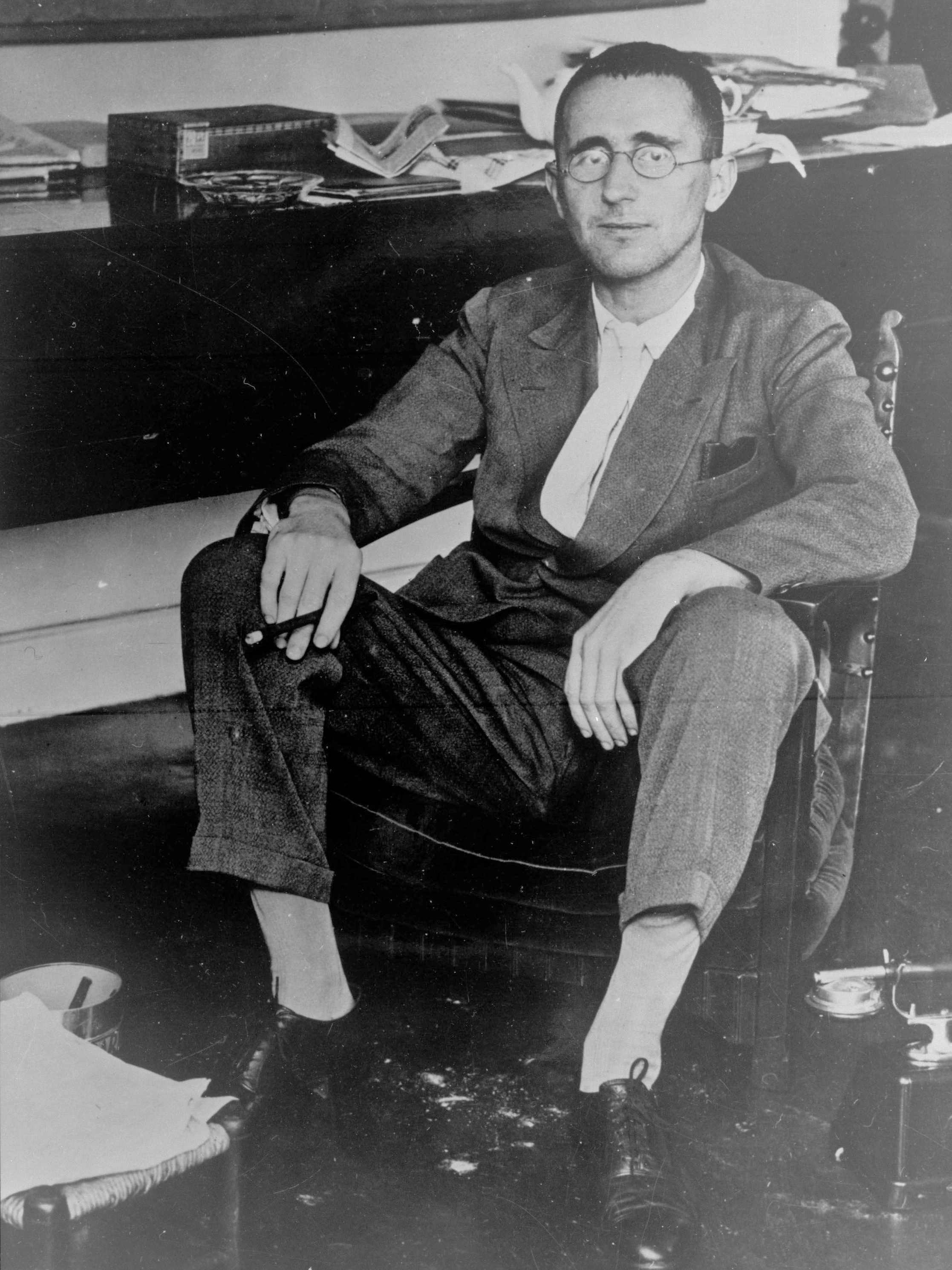 Bertolt Brecht (1898–1956), Schriftsteller und Regisseur (Foto undatiert)&nbsp;