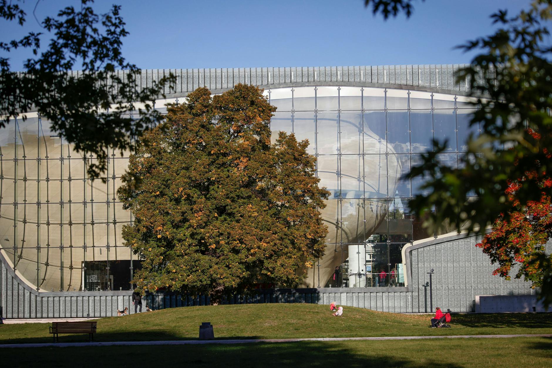 Das POLIN - Museum für die Geschichte der polnischen Juden, entworfen von Rainer Mahlam.