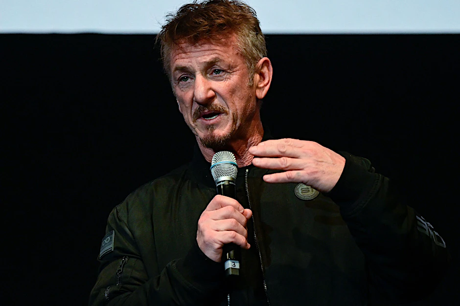 Der Schauspieler Sean Penn bei der Weltpremiere seines Dokfilms „Superpower“ über den Krieg in der Ukraine im Rahmen der Berlinale.