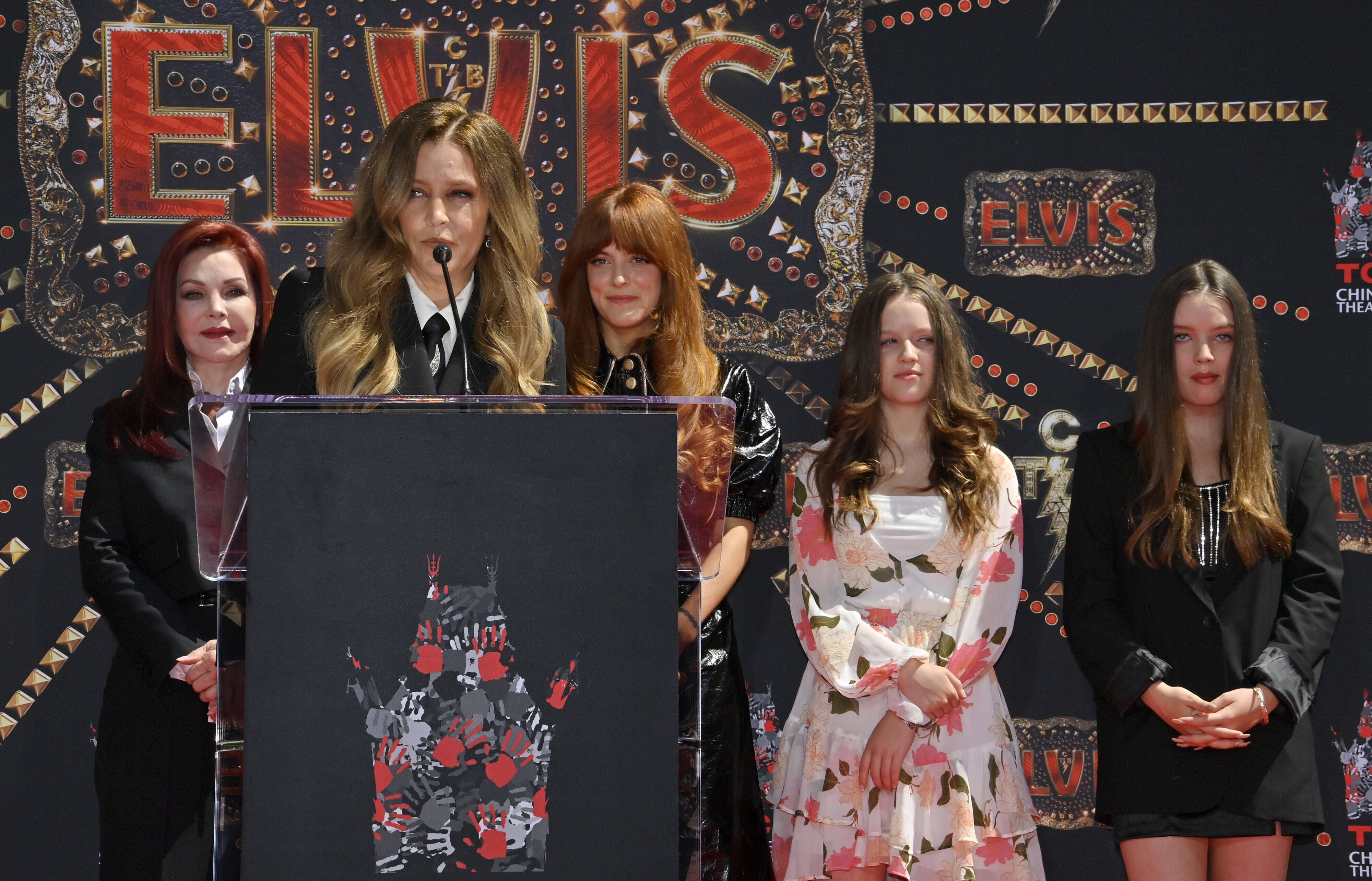 Image - Erbschaftsfehde wegen Lisa Marie Presley: Priscilla und Enkelin Riley reden nicht mehr miteinander