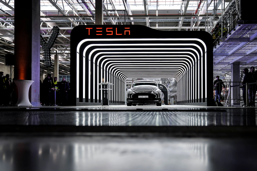 Bericht: Pole bewirbt sich für Tesla-Job bei Berlin, doch Gehalt ist ihm zu gering