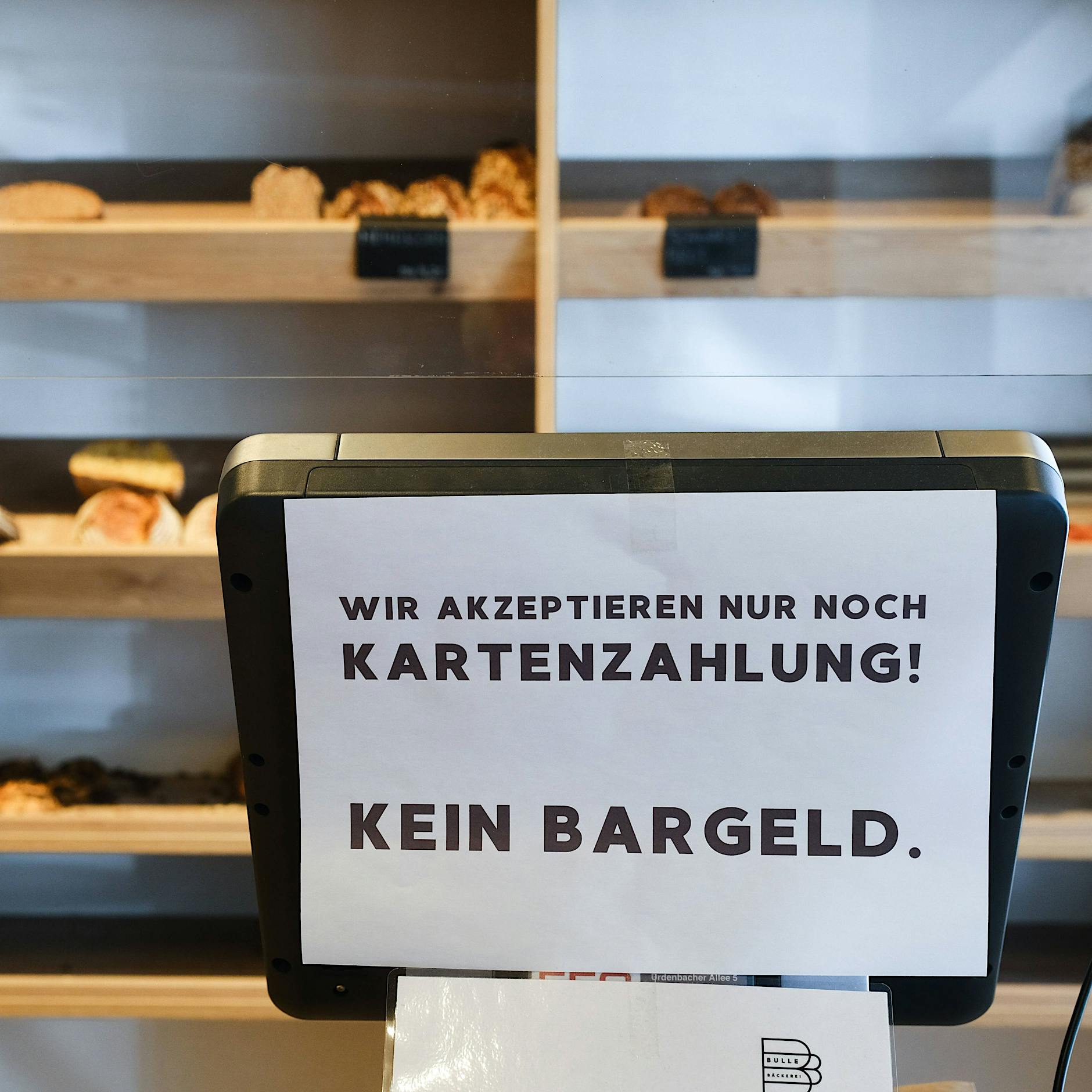 Neuer Trend in Berlin? Warum Geschäfte kein Bargeld mehr akzeptieren