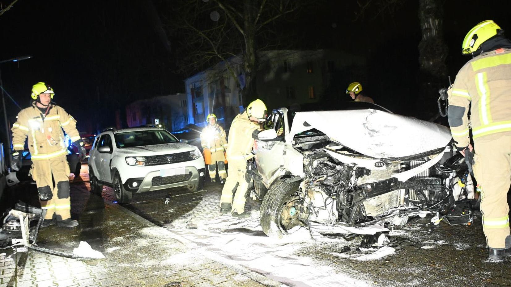 Ende einer Chaosfahrt - wie durch ein Wunder gab es keine Toten.