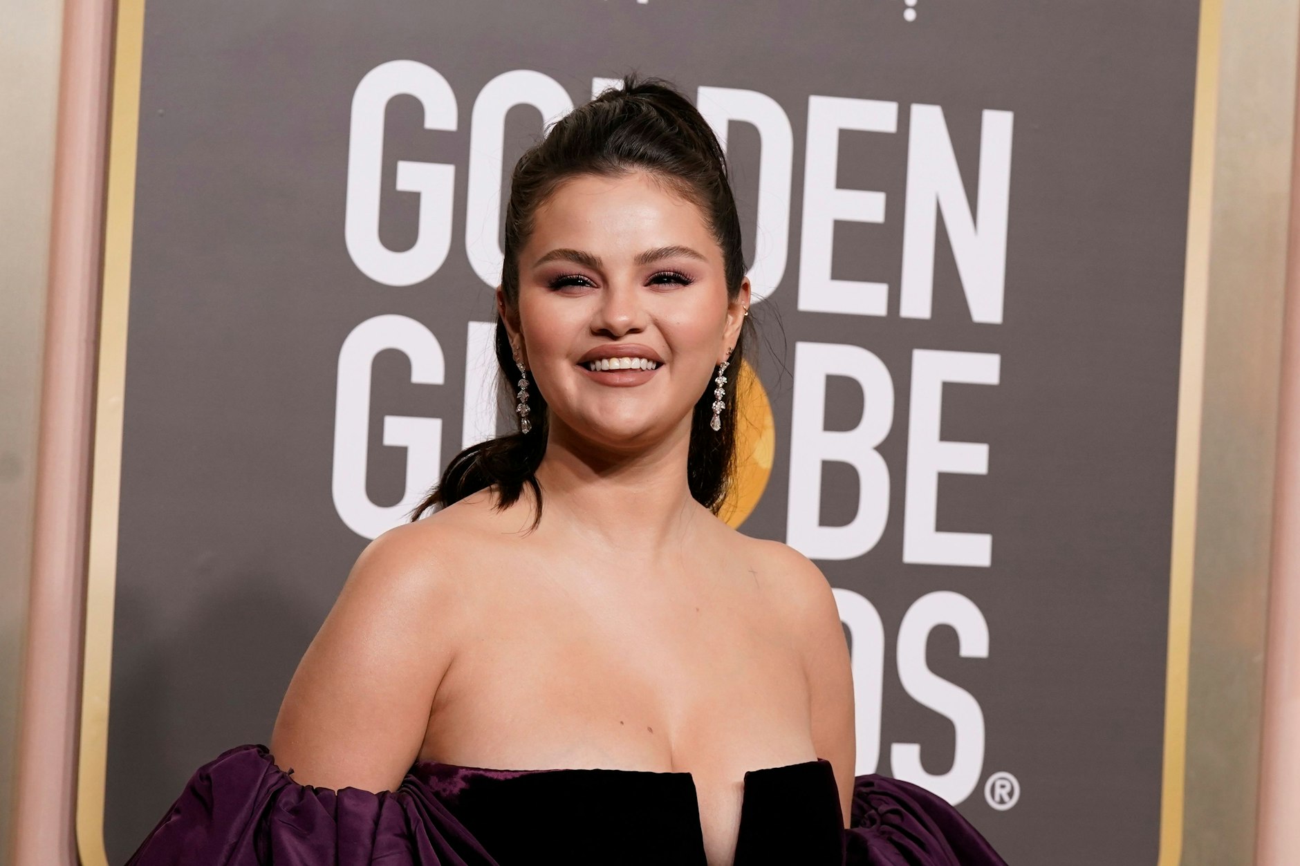 In einem TikTok-Video rechnet Selena Gomez mit „Bodyshaming-Trollen“ ab – Kritiker, die immer wieder über ihr Äußeres herziehen.