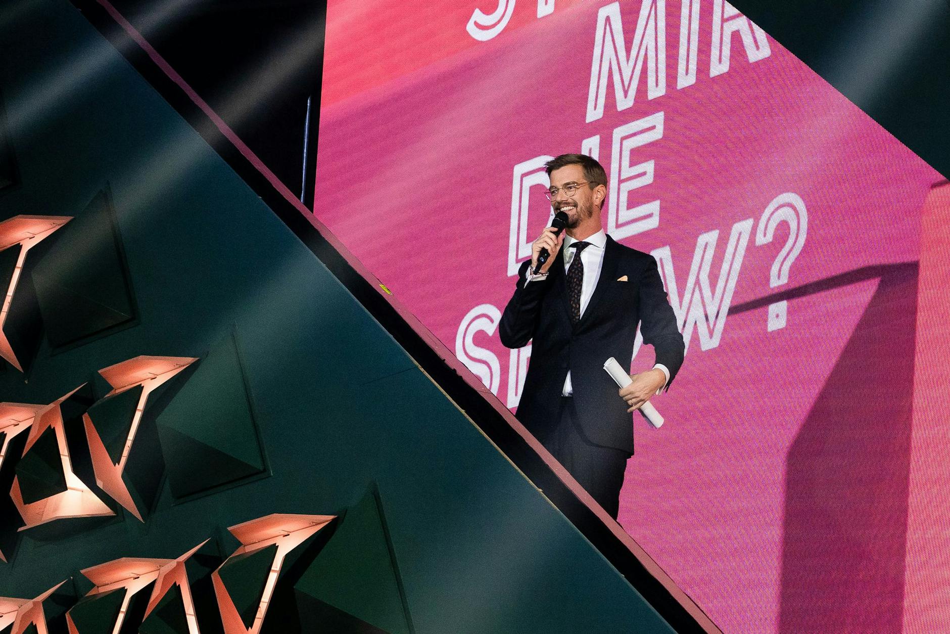 Joko Winterscheidt moderiert die Sendung Wer stiehlt mir die Show?" - meistens jedenfalls.