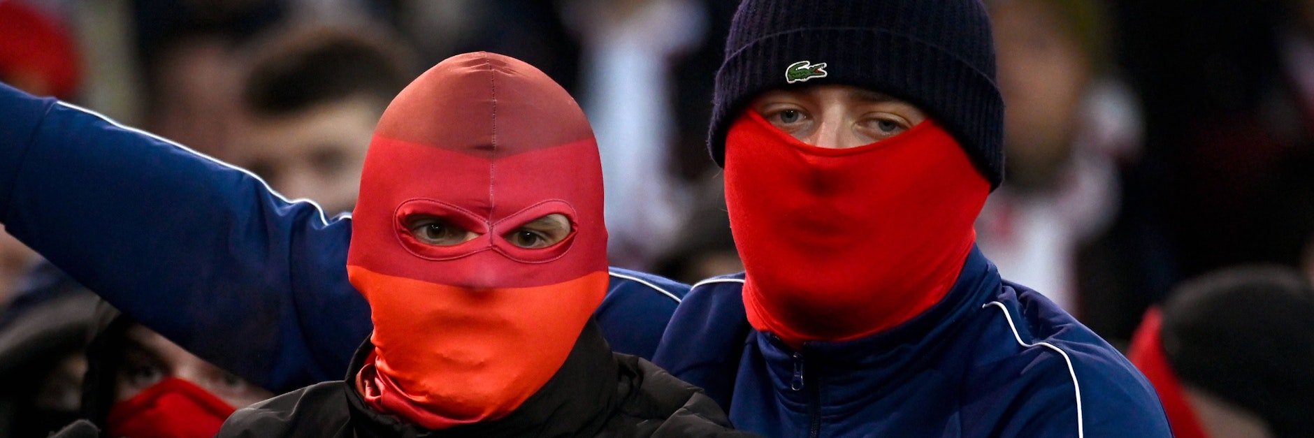 Hooligans haben in Gelsenkirchen Schalke-Fans überfallen und brutal niedergeschlagen. (Symbolbild)