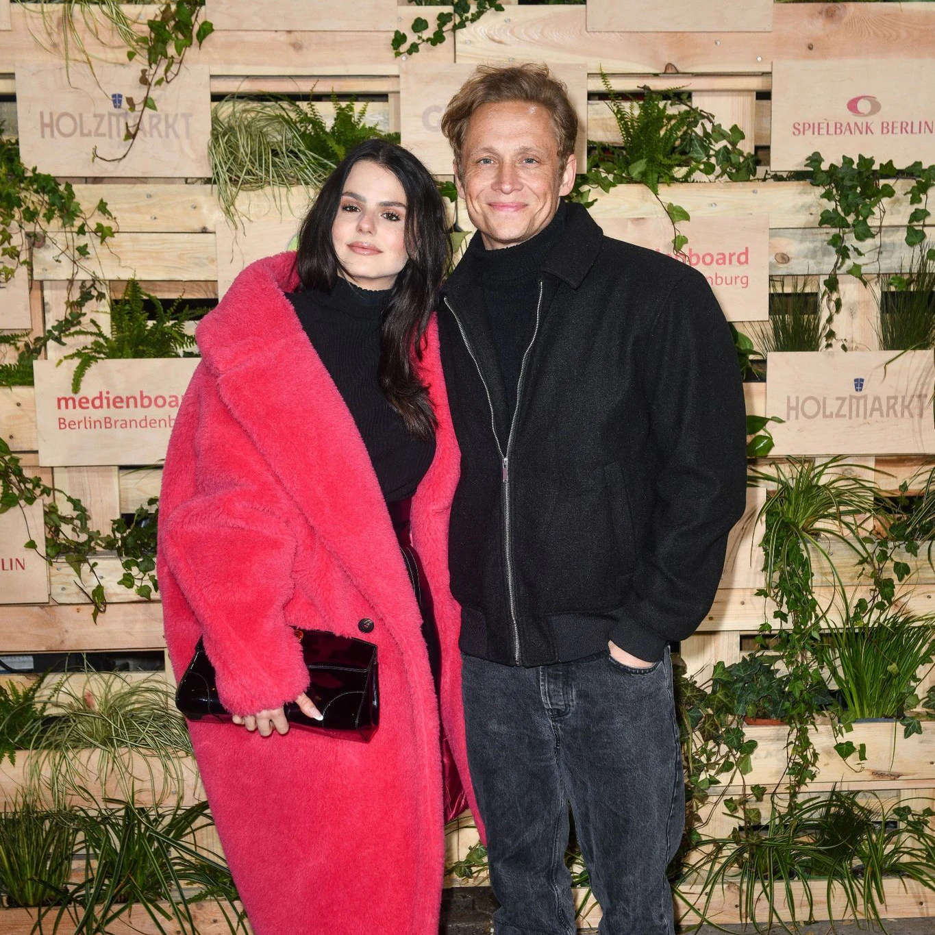 Ruby O. Fee und Matthias Schweighöfer feiern bei der Medienboard-Party am Holzmarkt.&nbsp;