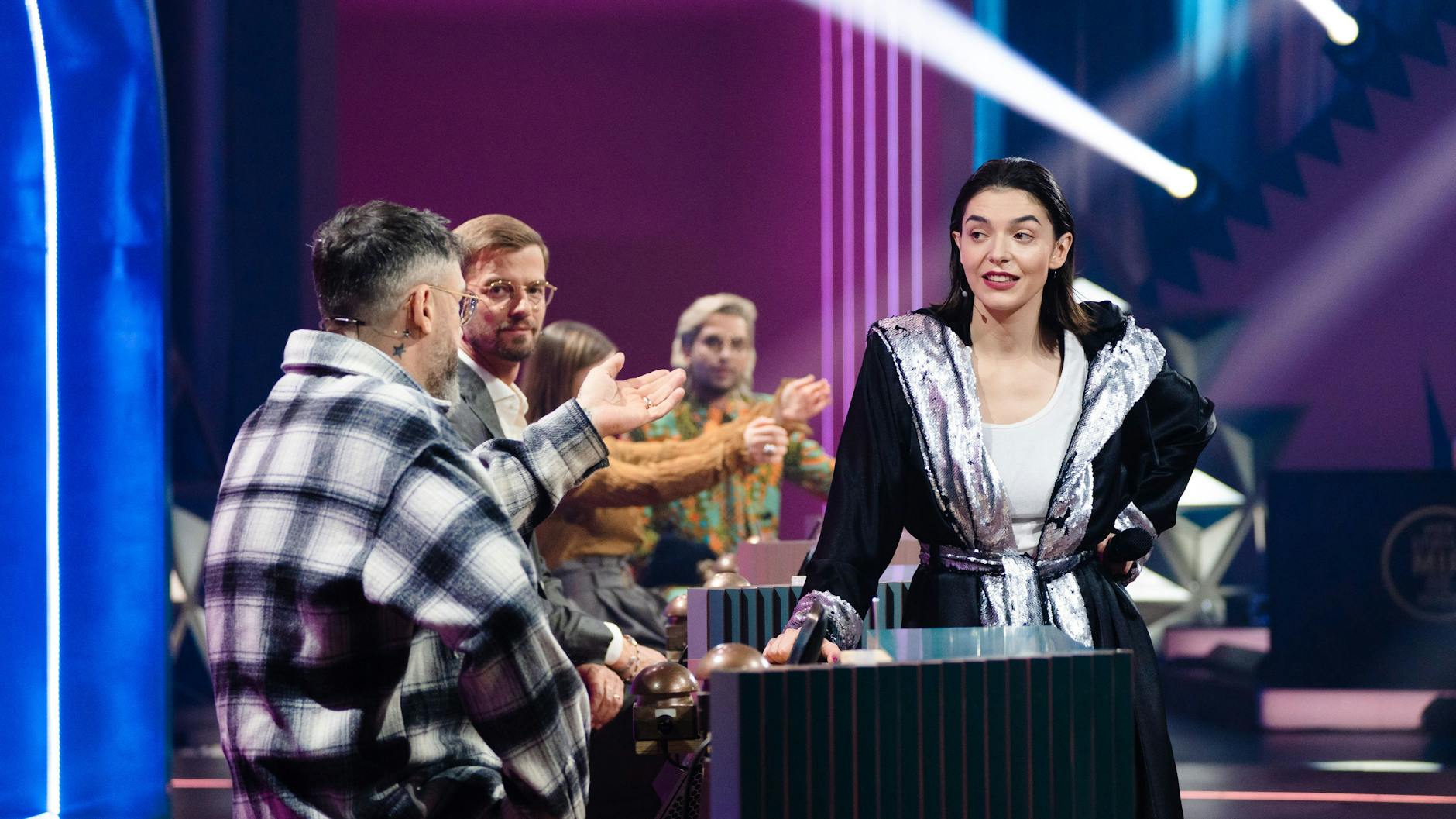 „Wer stiehlt mir die Show?“ Helena (26) aus Berlin: Wer ist die Frau ...