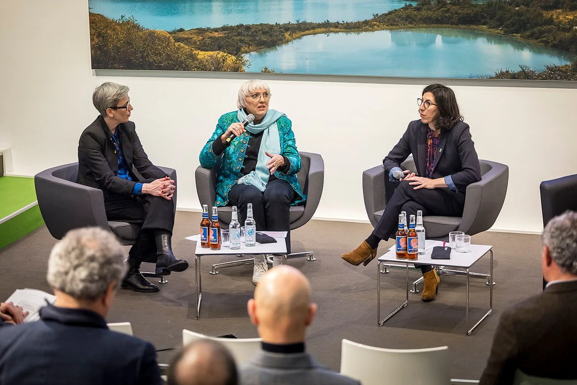 Laut Staatsministerin Claudia Roth ist der Hilfsfonds ein Bekenntnis zur kulturellen Identität der Ukraine und ein Zeichen europäischer Solidarität.