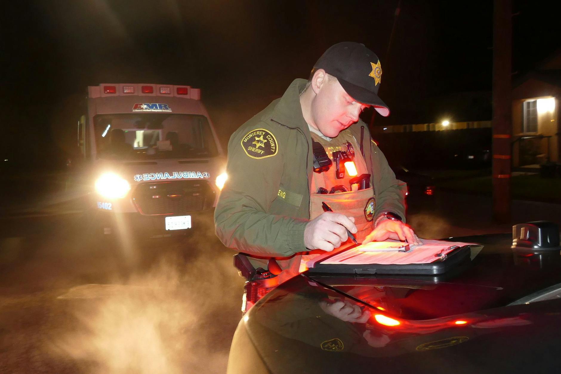 Einsatz mit Notarzt: Richard Geng, der deutsche Deputy-Sheriff im kalifornischen Salinas, bei der Arbeit.