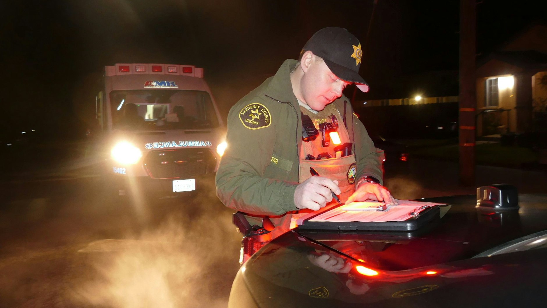 Einsatz mit Notarzt: Richard Geng, der deutsche Deputy-Sheriff im kalifornischen Salinas, bei der Arbeit. 