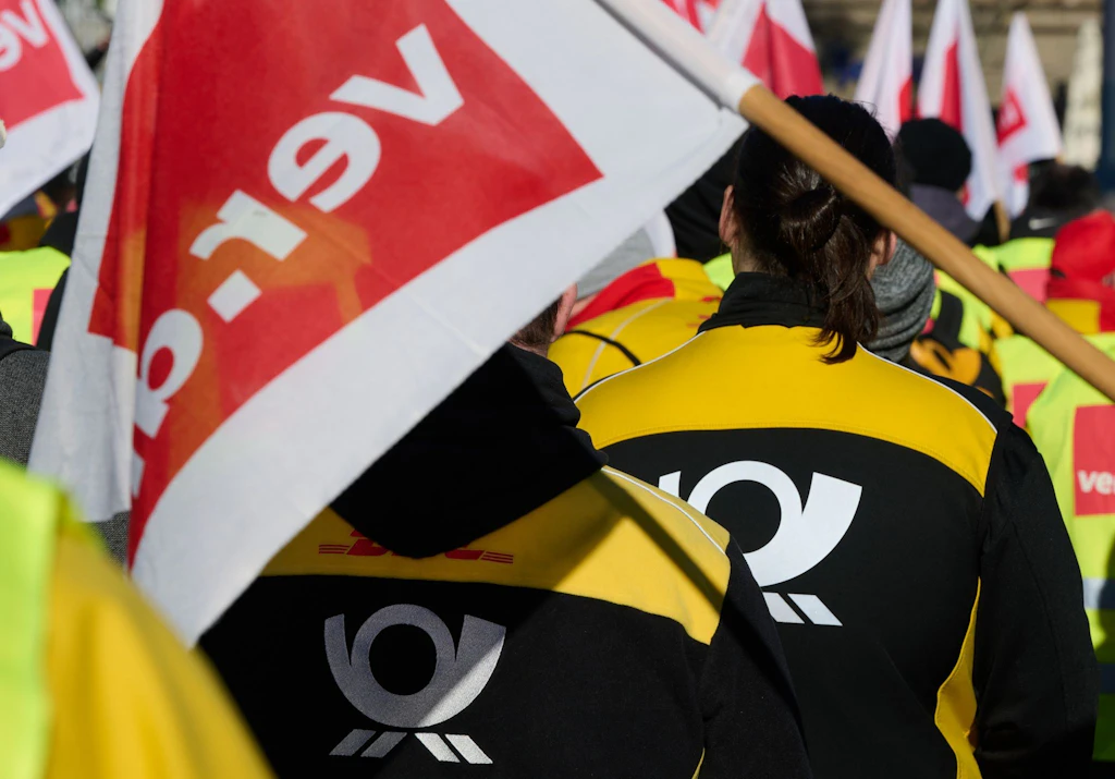Deutsche Post: Verdi-Mitglieder stimmen für unbefristeten Streik