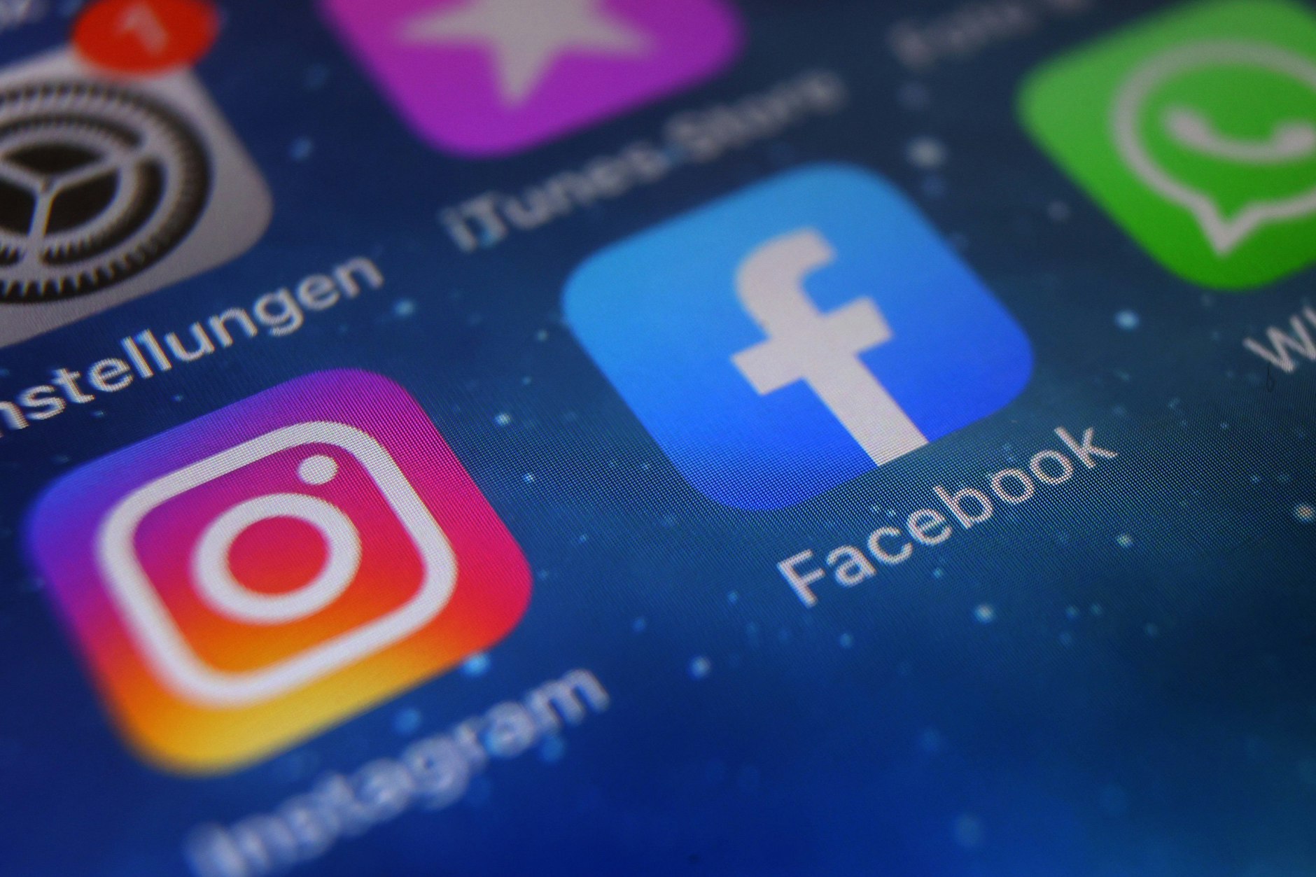 Instagram und Facebook. Deren Mutter-Konzern Meta experimentiert nach dem Rückgang der Werbeeinnahmen mit einem Abo-Geschäftsmodell.