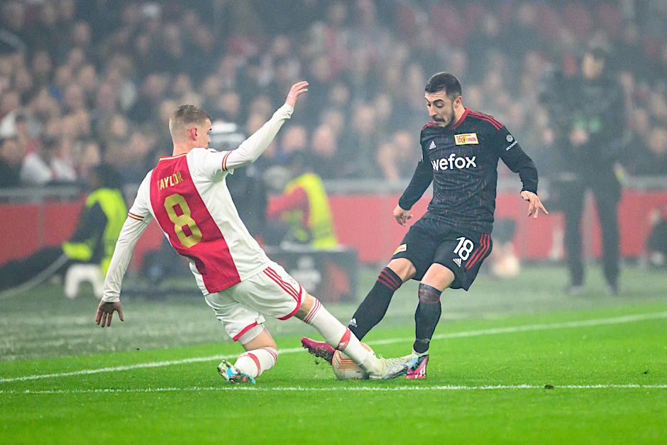 Nach dem im Hinspiel erkämpften 0:0 in Amsterdam haben Josip Juranovic (r.) und der 1. FC Union Berlin am Donnerstag im Rückspiel gegen Ajax die große Chance auf das Erreichen des Achtelfinals in der Europa League.