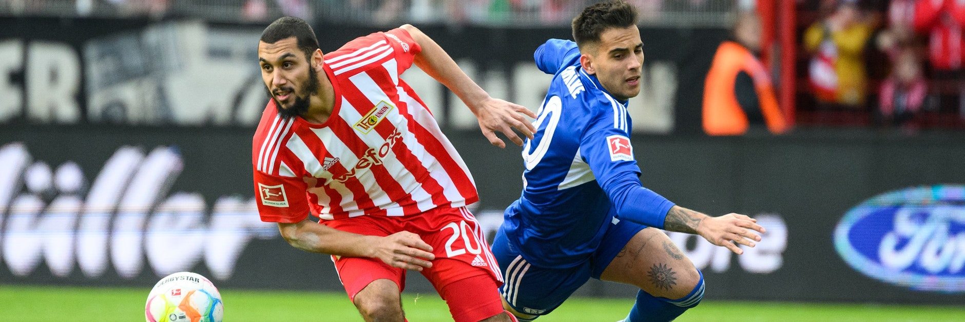 Immer volle Pulle! Aissa Laidouni vom 1. FC Union Berlin im Zweikampf mit Schalkes Rodrigo Zalazar (r.).&nbsp;