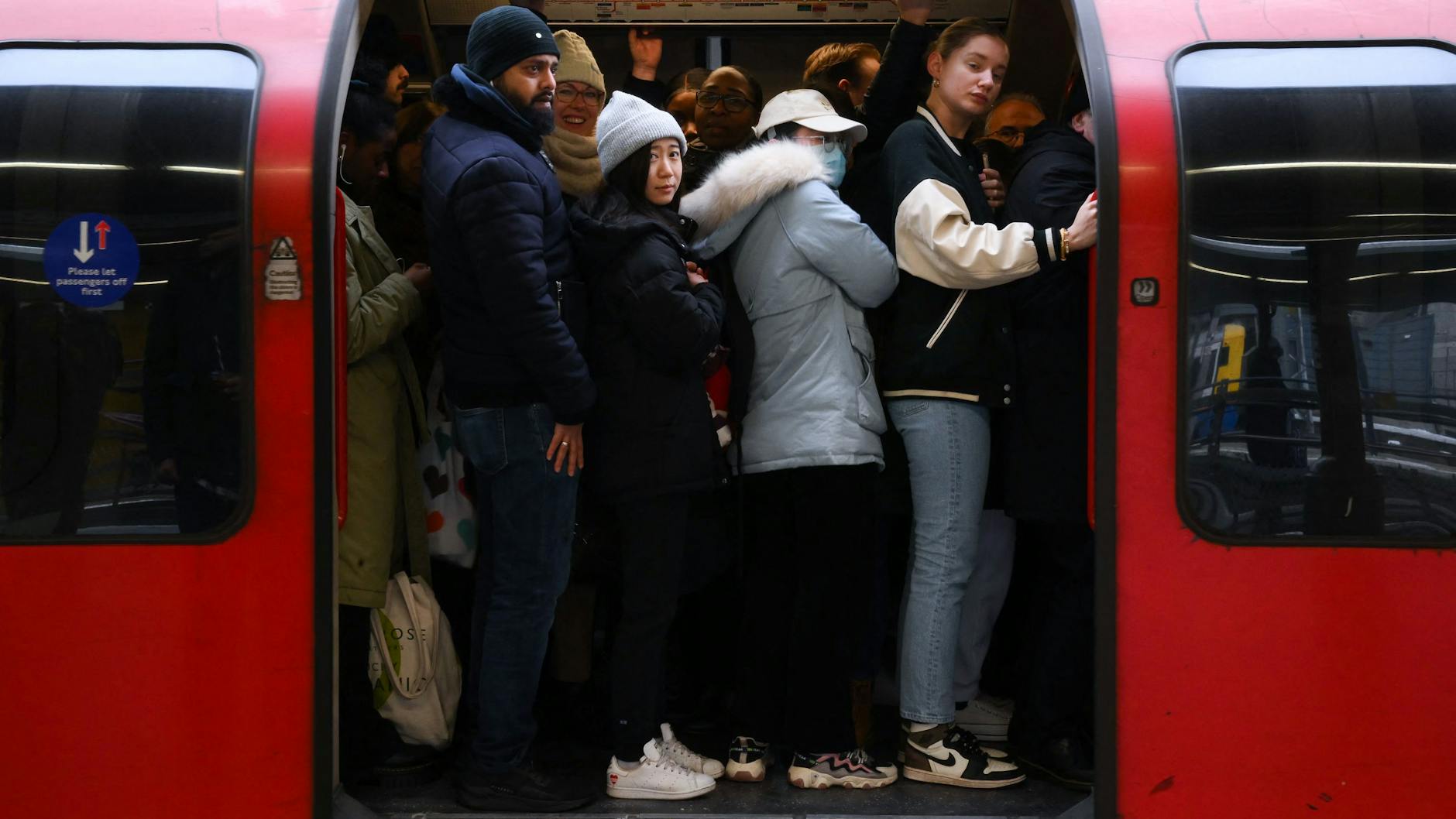 Einen Tag weniger in die „Tube“ quetschen, um in die Londoner City zur Arbeit zu kommen: Das gefällt den Briten offenbar.