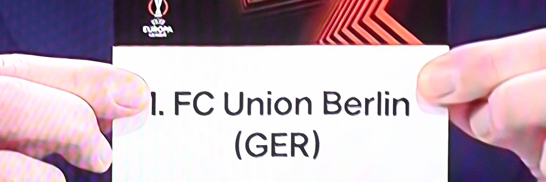 Die Fans des 1. FC Union sind gespannt, auf wen die Eisernen im Achtelfinale treffen könnten, falls sich die Köpenicker im Play-off-Rückspiel gegen Ajax Amsterdam durchsetzen.