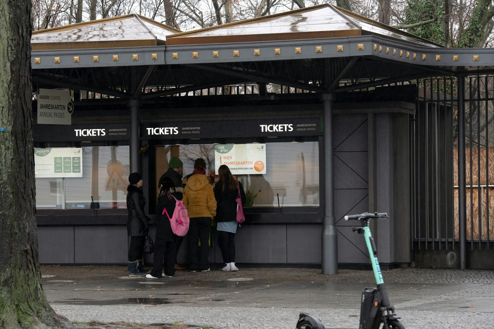 Ab April erhöhen Zoo und Tierpark die Eintrittspreise.