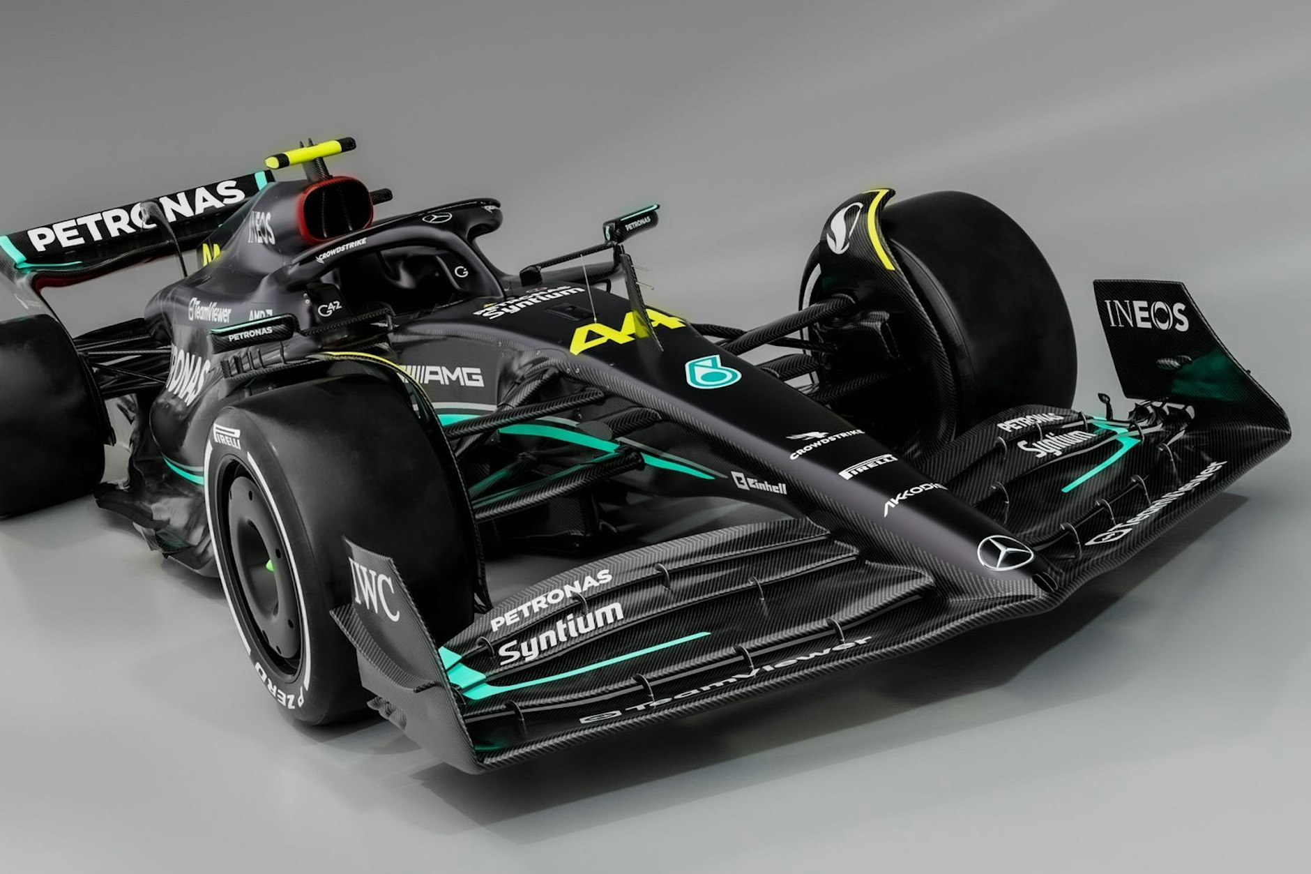 Im schwarzen Silberpfeil will Lewis Hamilton mit um den WM-Titel fahren.