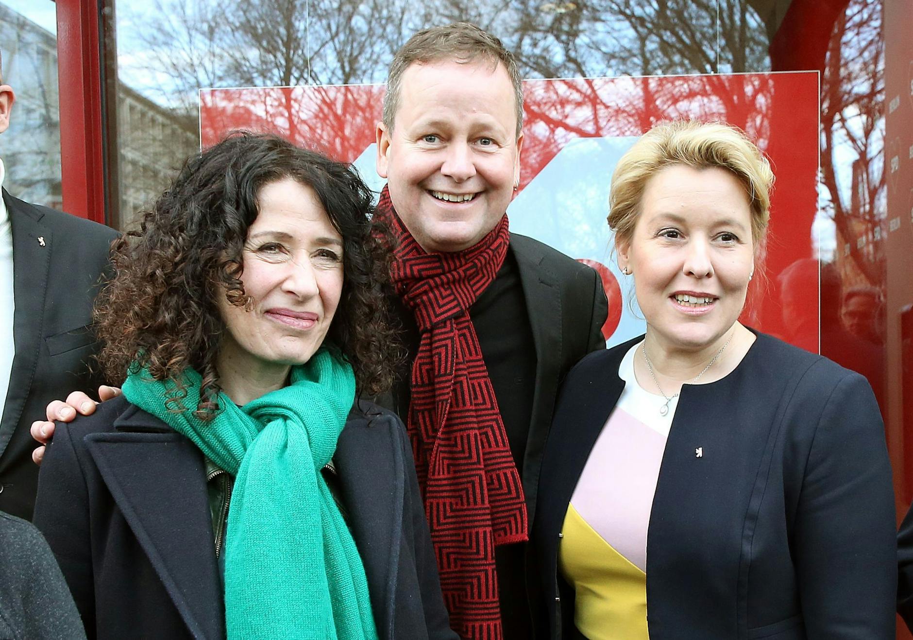 Bettina Jarasch (Grüne, l), Klaus Lederer (Linke) und Franziska Giffey (SPD).