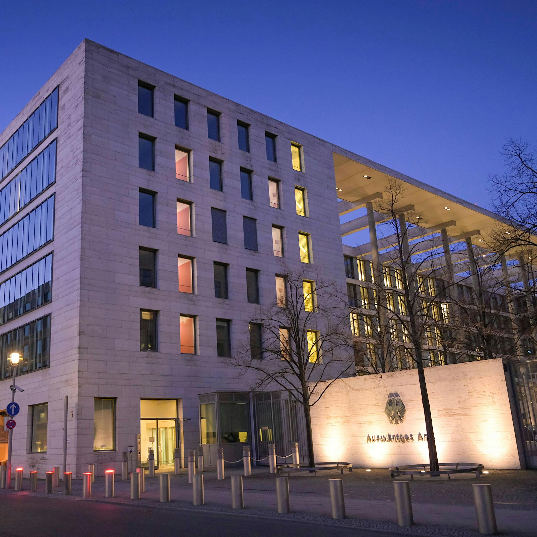 Baerbocks Brecheisen: Auswärtiges Amt will Einreise von Passfälscher erzwingen