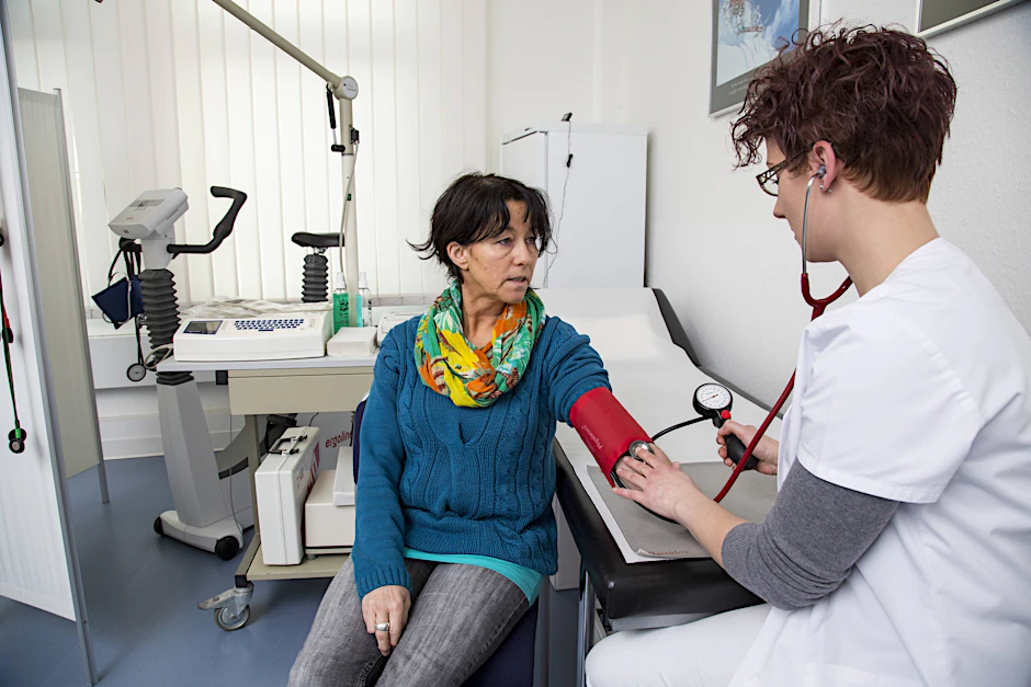 Ein Ökonom schlägt eine höhere Selbstbeteiligung für Kassenpatienten vor.