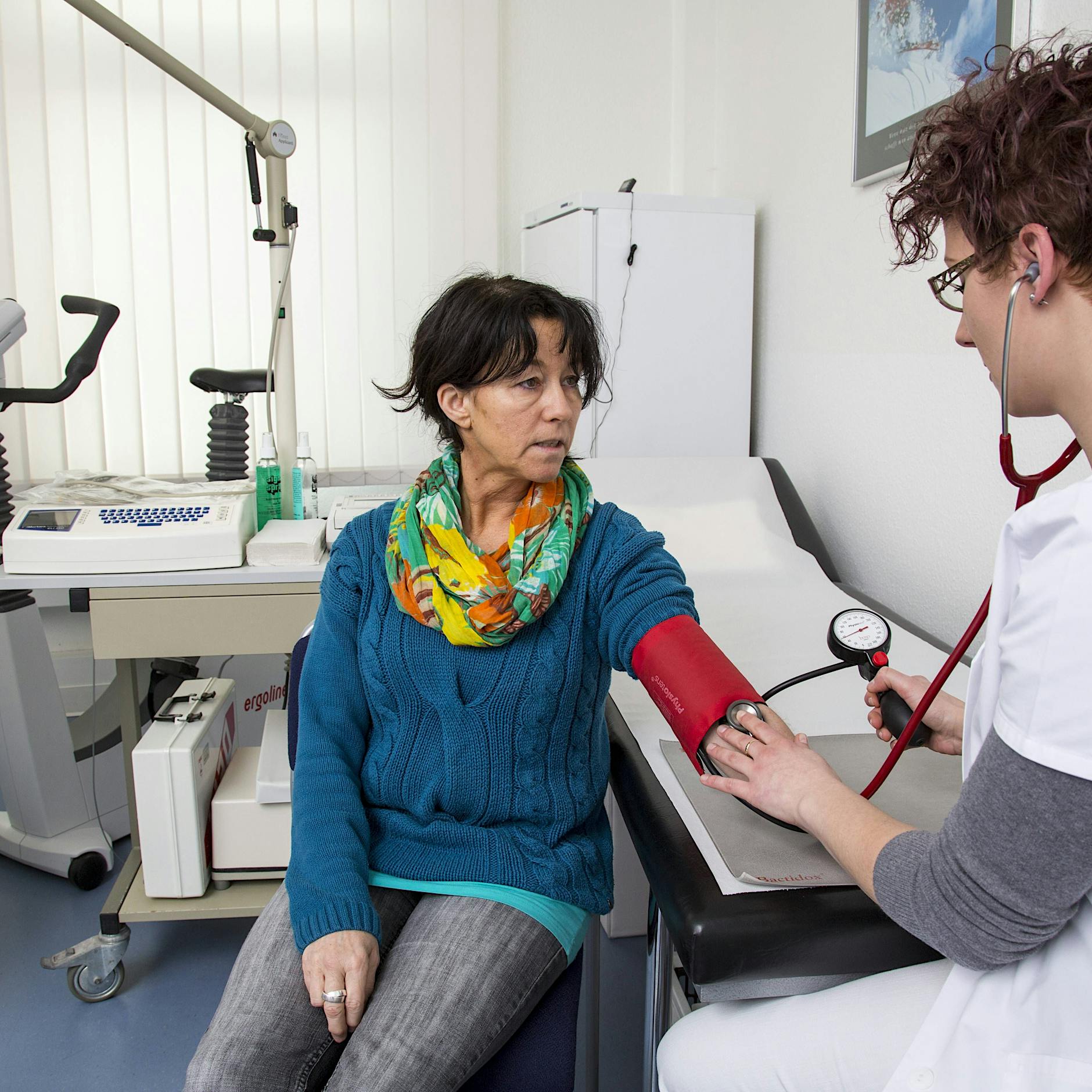 Kassenpatienten: Ökonom fordert bis zu 2000 Euro Selbstbeteiligung