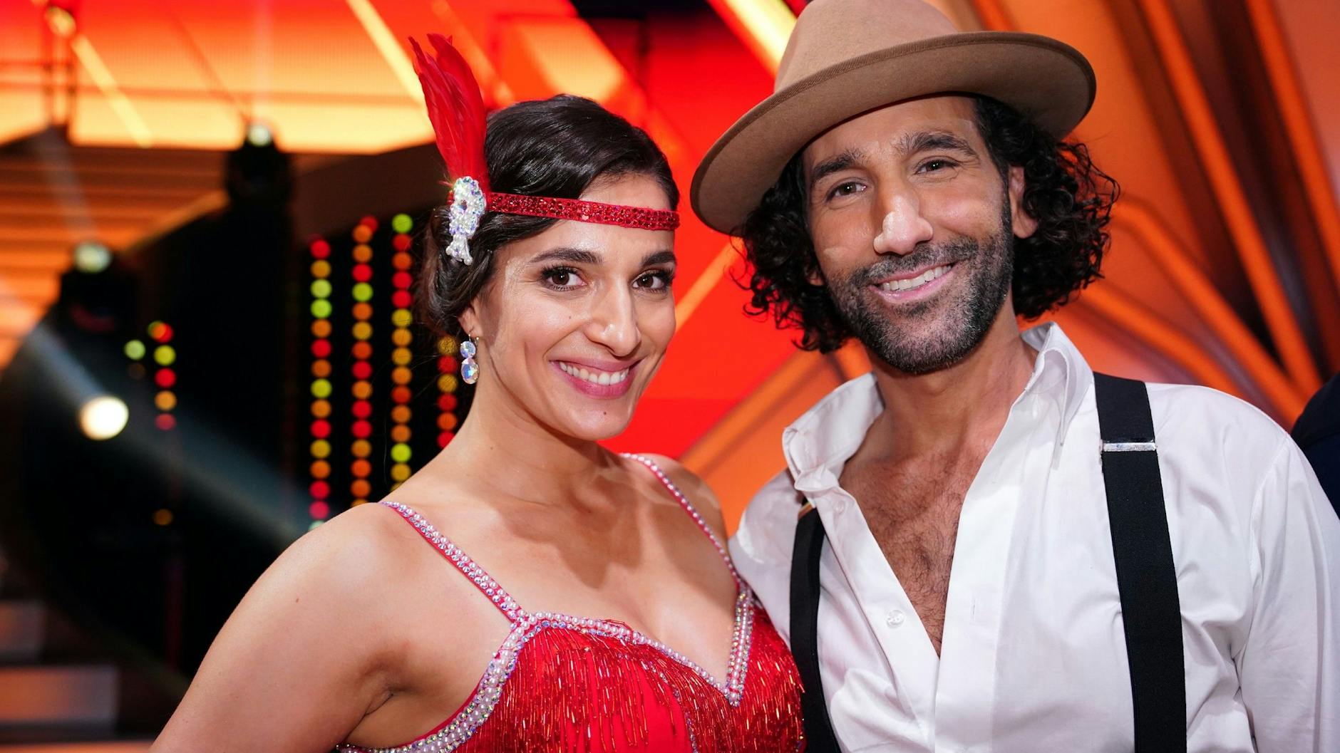 Back-Fee Sally Özcan tanzt 2023 bei „Let's Dance“ mit Massimo Sinató.