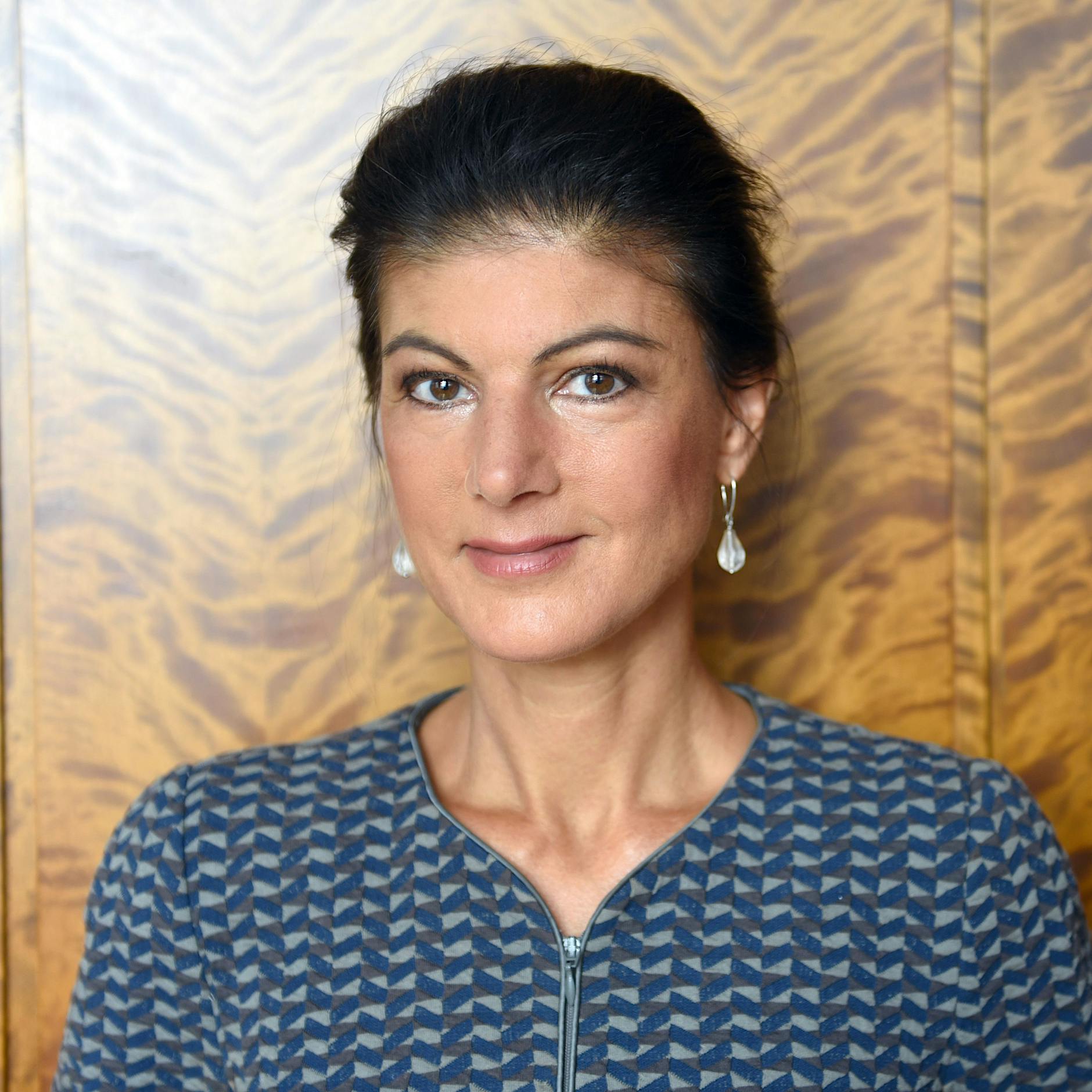 Sahra Wagenknecht bei „Lose Luder“: „Ich werde zu Hause auf Händen getragen“