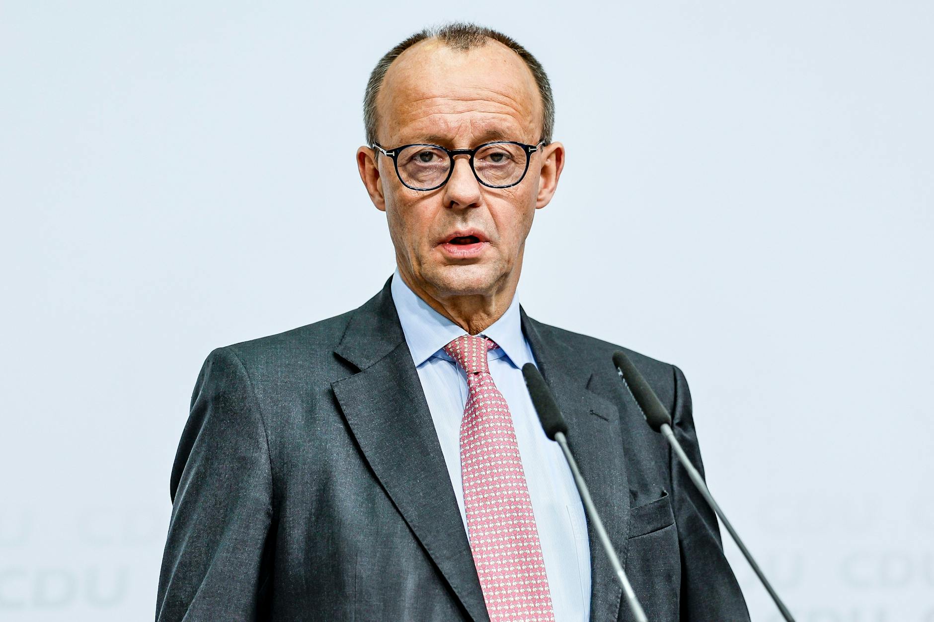 Friedrich Merz hat sich am Freitag für eine niedrigere Abiturquote ausgesprochen. 
