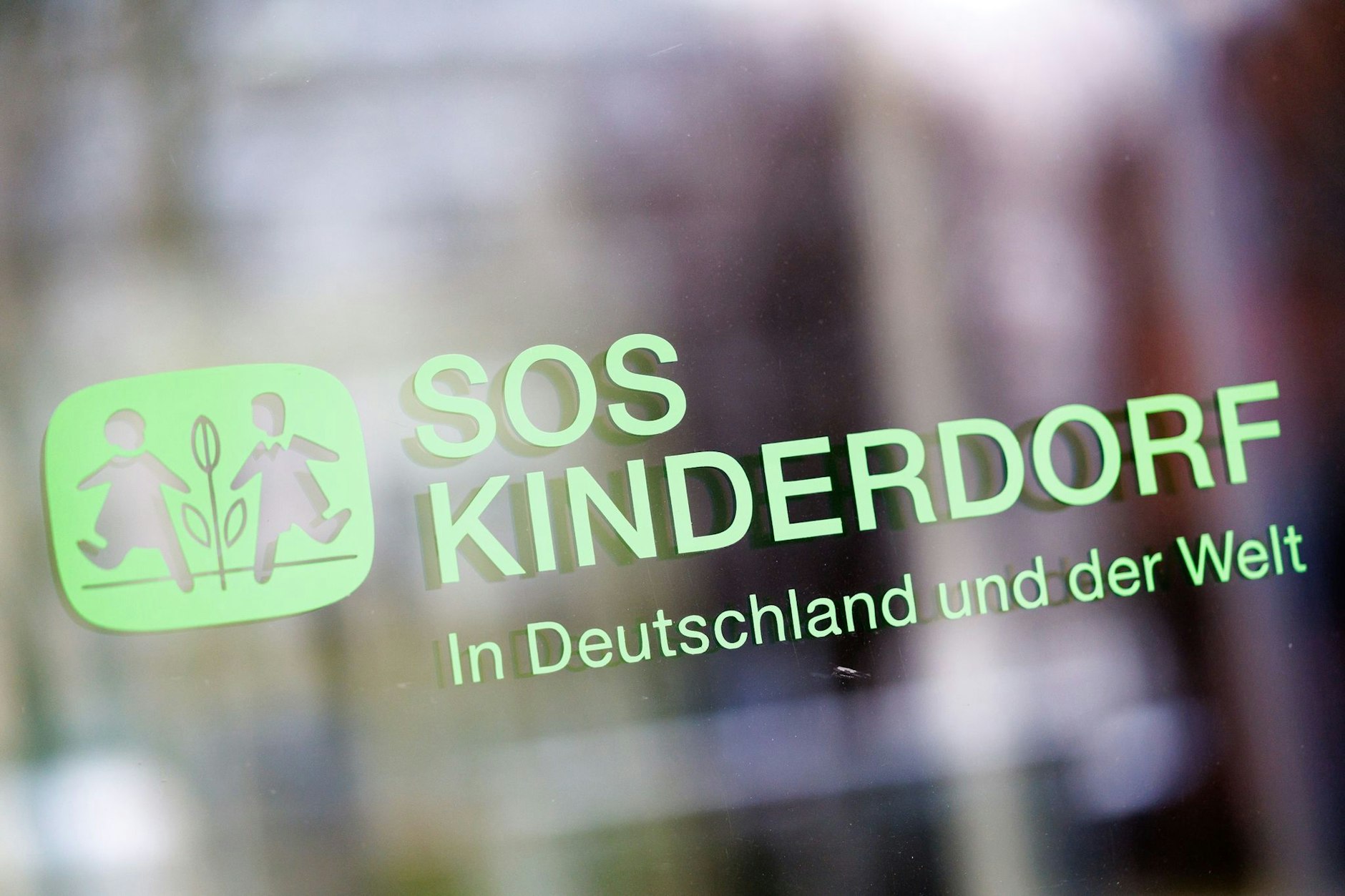 Die Organisation SOS-Kinderdorf steht nach einem Medienbericht in der Kritik.