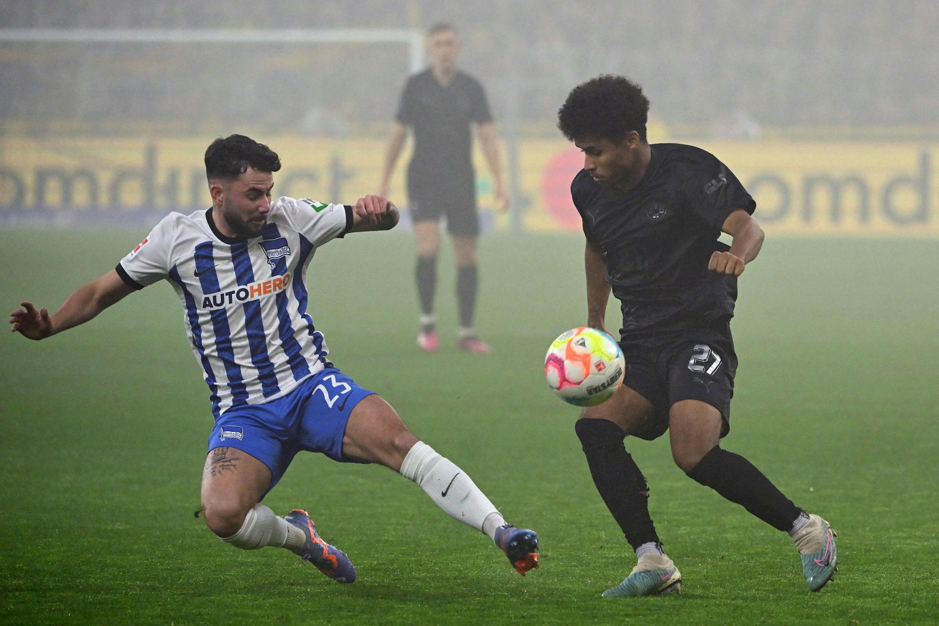 Offensiv, aber auch defensiv derzeit eine tragende Säule bei Hertha BSC: Marco Richter (l.).