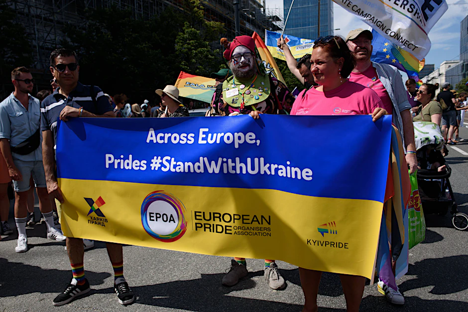Gemeinsam für die Ukraine: Warschau und Kiev-Pride im vergangenen Sommer in Polen.