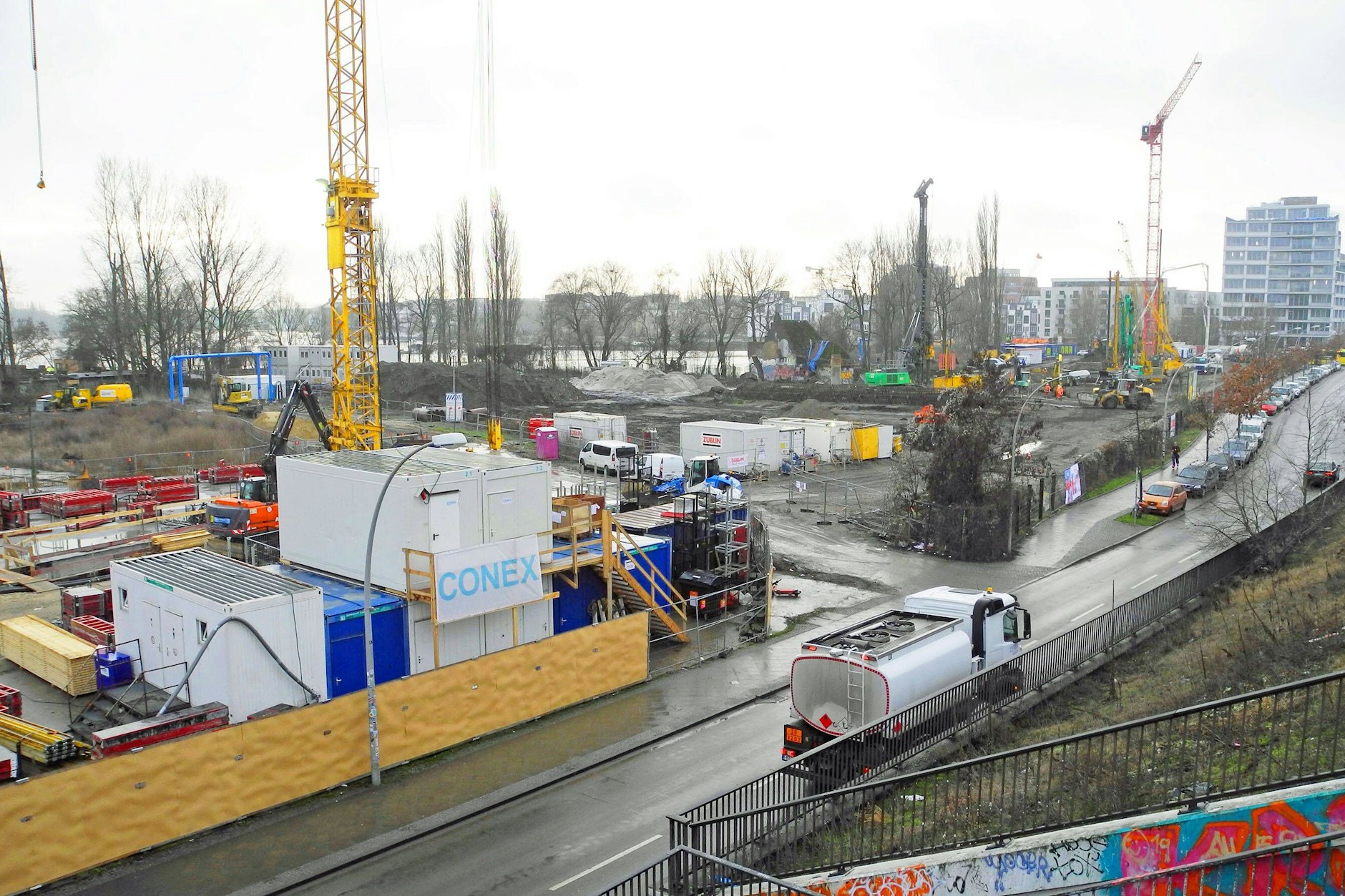 An der Rummelsburger Bucht wird viel gebaut. Was dort entstehen soll, gefällt nicht jedem.