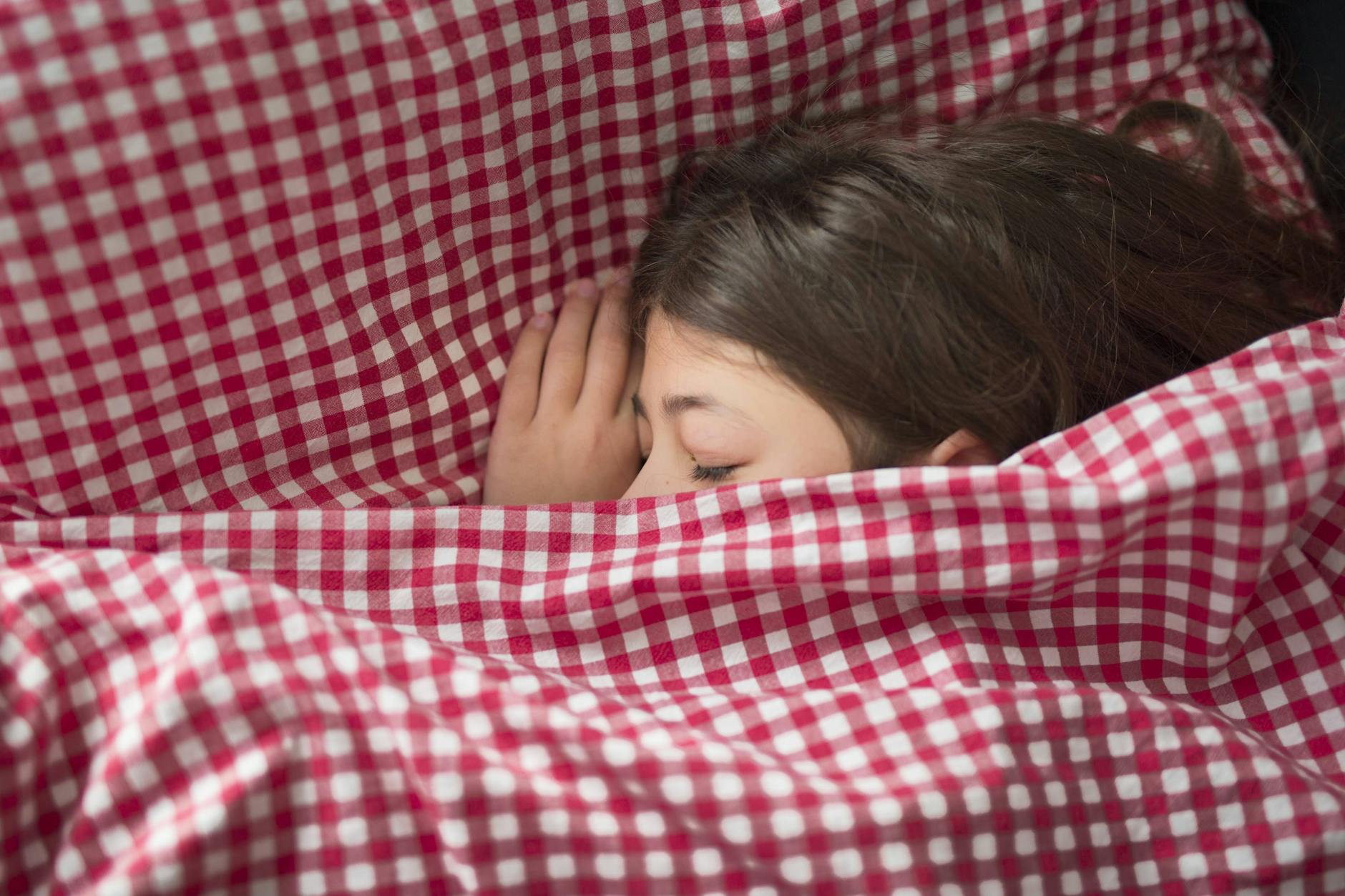 Ein schlafendes Mädchen