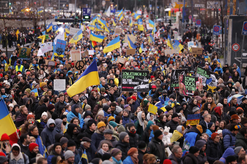 Newsblog: Mehr als 10.000 Menschen demonstrieren in Berlin gegen Ukraine-Krieg