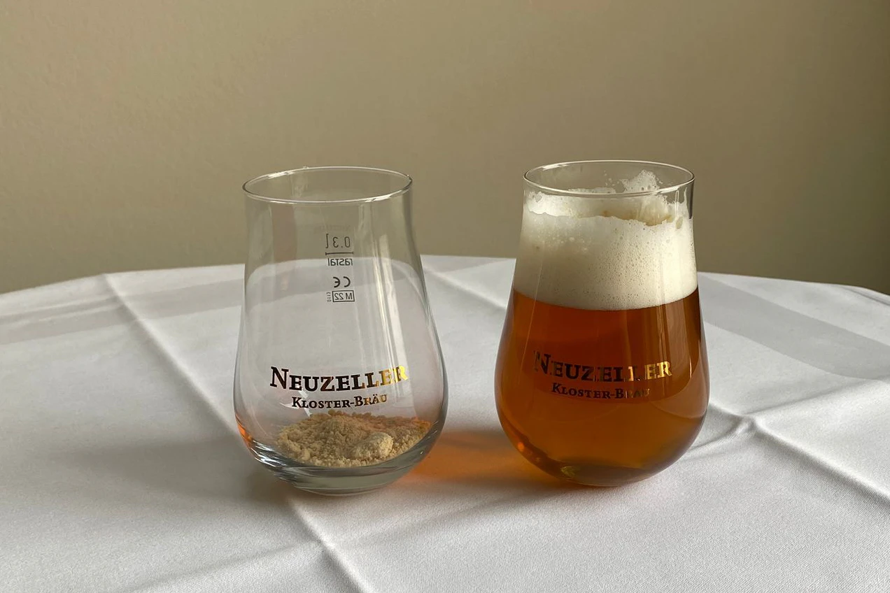 Bierpulver, Wasser, fertig.