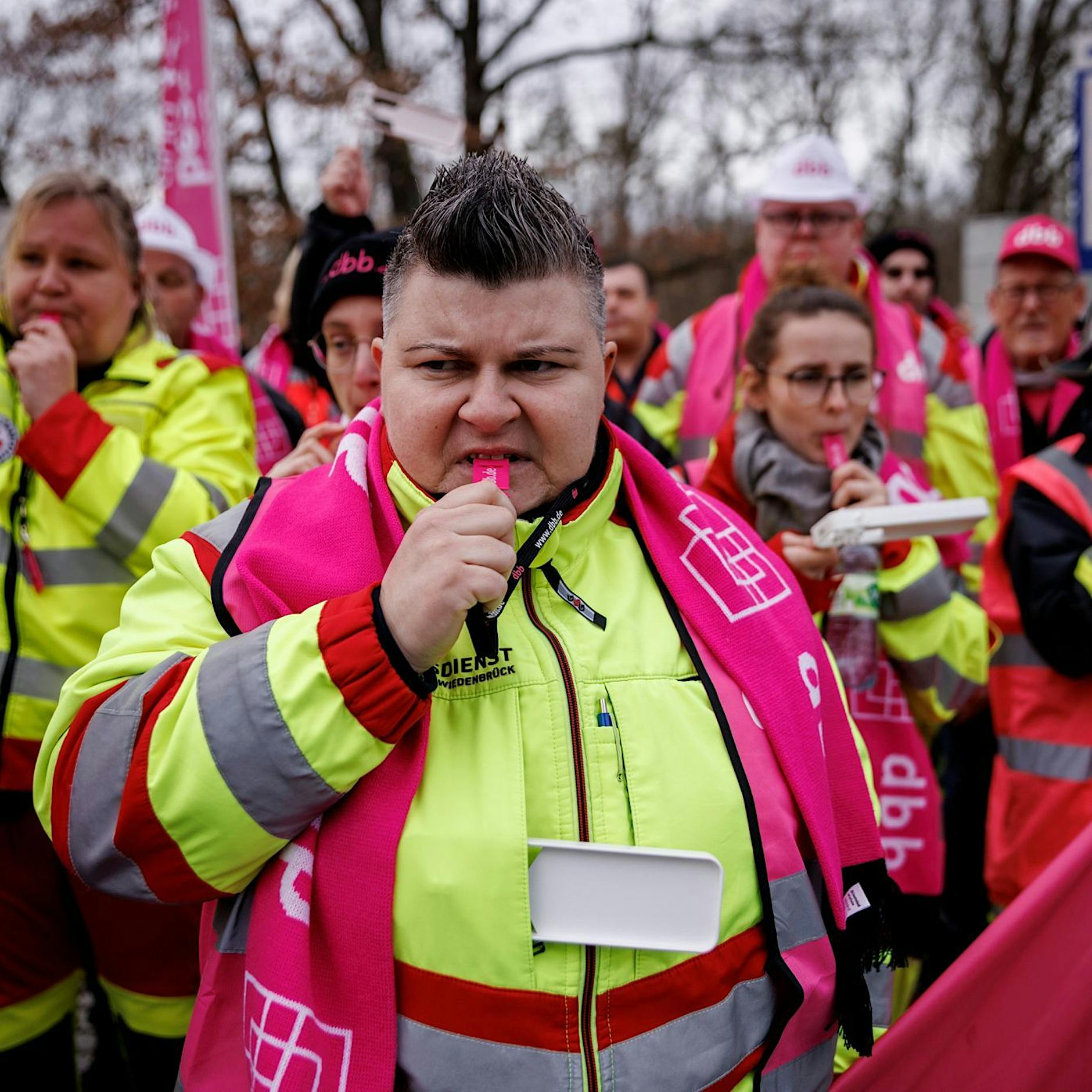 Öffentlicher Dienst: Gewerkschaften lehnen Angebot ab