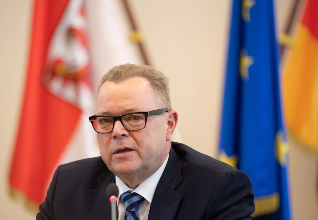 Innenminister sieht Aufnahme von Geflüchteten am Limit